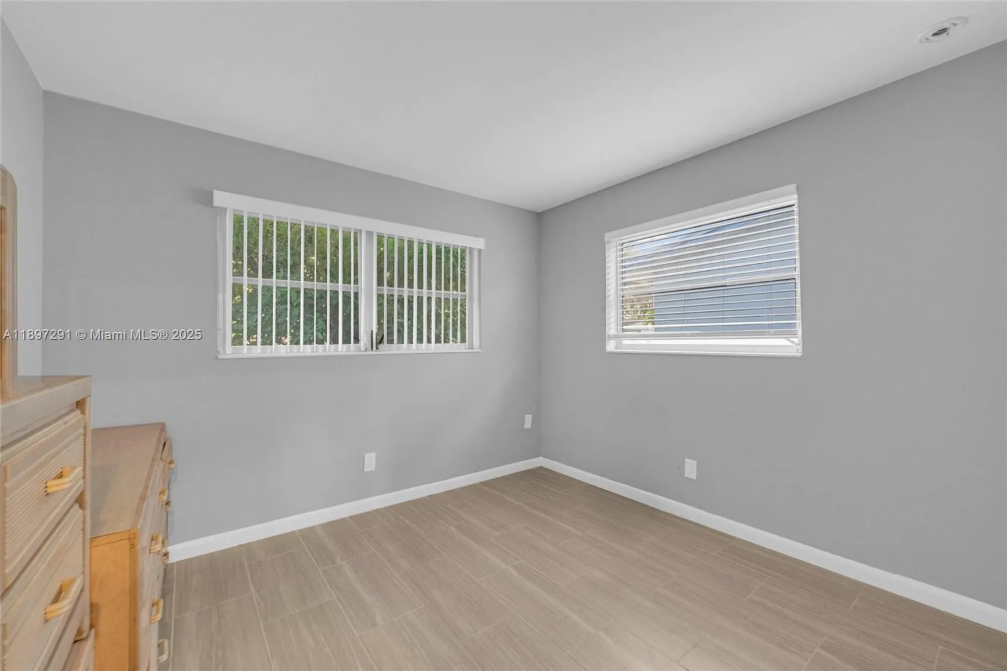 Property Slideshow image 4 of 27 | 980 nw 69th ave, Margate, FL, 33063