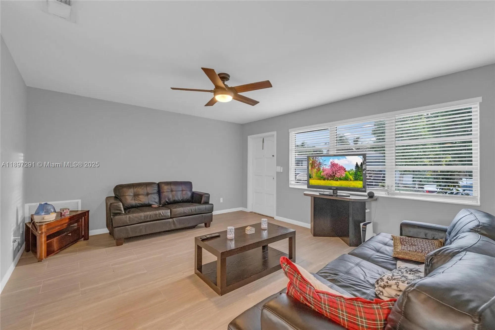 Property Slideshow image 7 of 27 | 980 nw 69th ave, Margate, FL, 33063