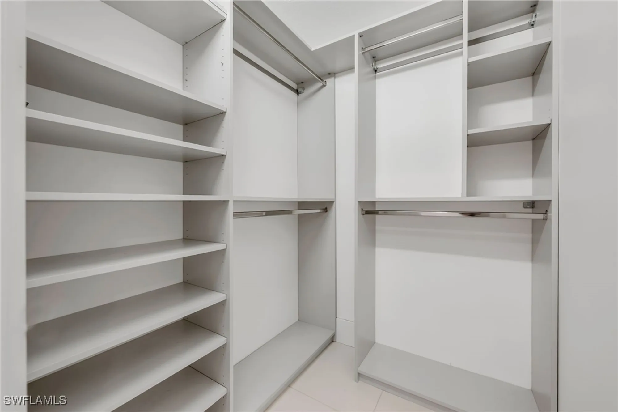 Property Slideshow image 12 of 26 | 2800 gulf shore blvd 101, Naples, FL, 34103