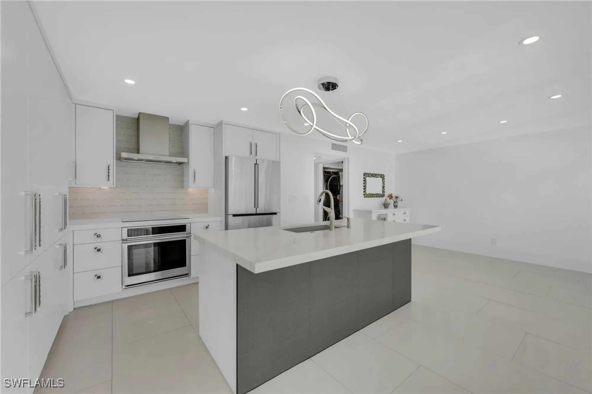 Property Slideshow image 4 of 26 | 2800 gulf shore blvd 101, Naples, FL, 34103