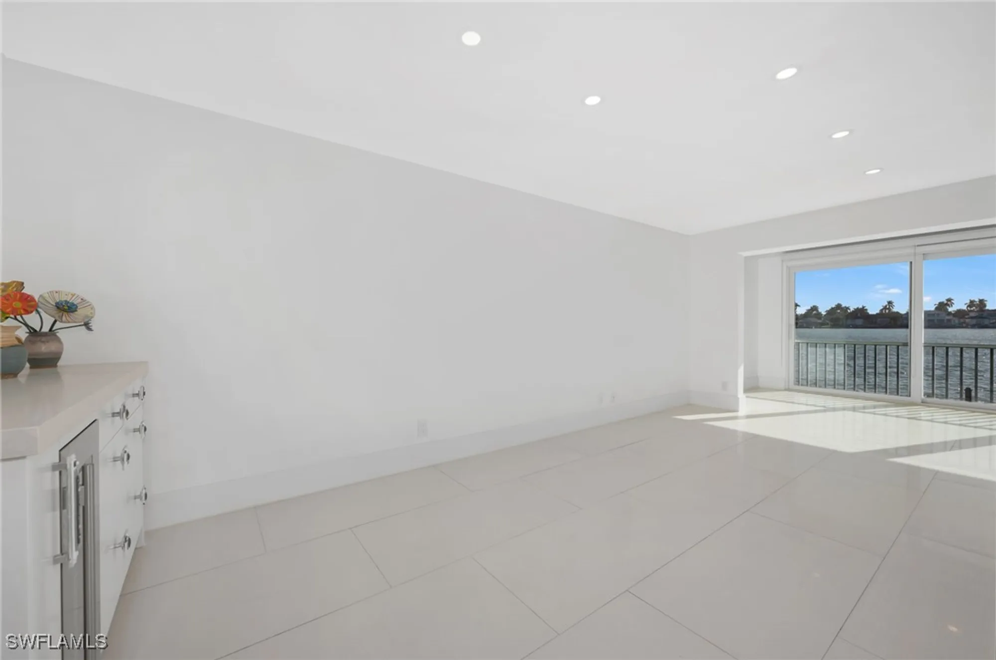 Property Slideshow image 7 of 26 | 2800 gulf shore blvd 101, Naples, FL, 34103