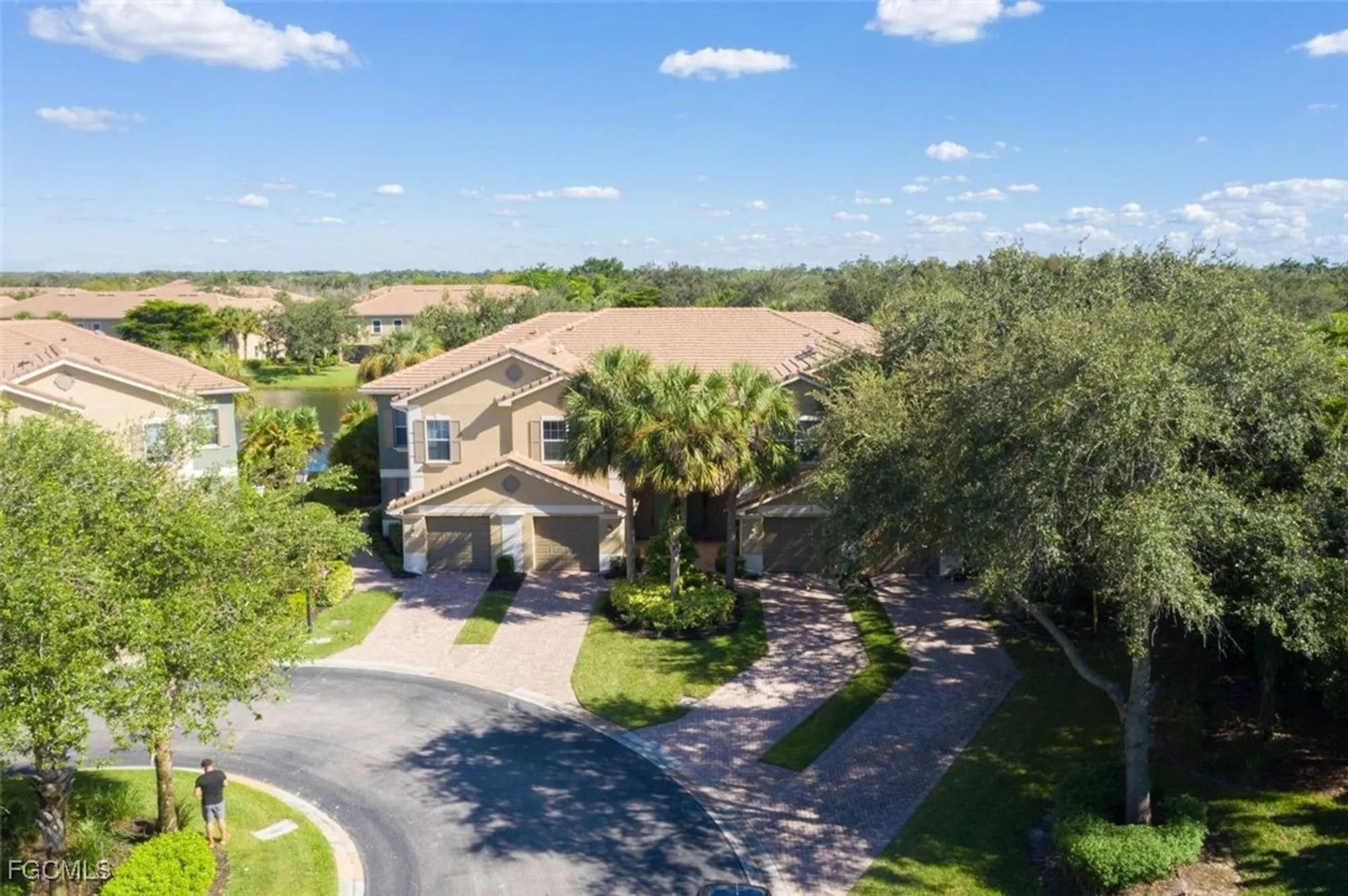 Property Slideshow image 2 of 30 | 3100 cottonwood bnd 1902, Fort Myers, FL, 33905