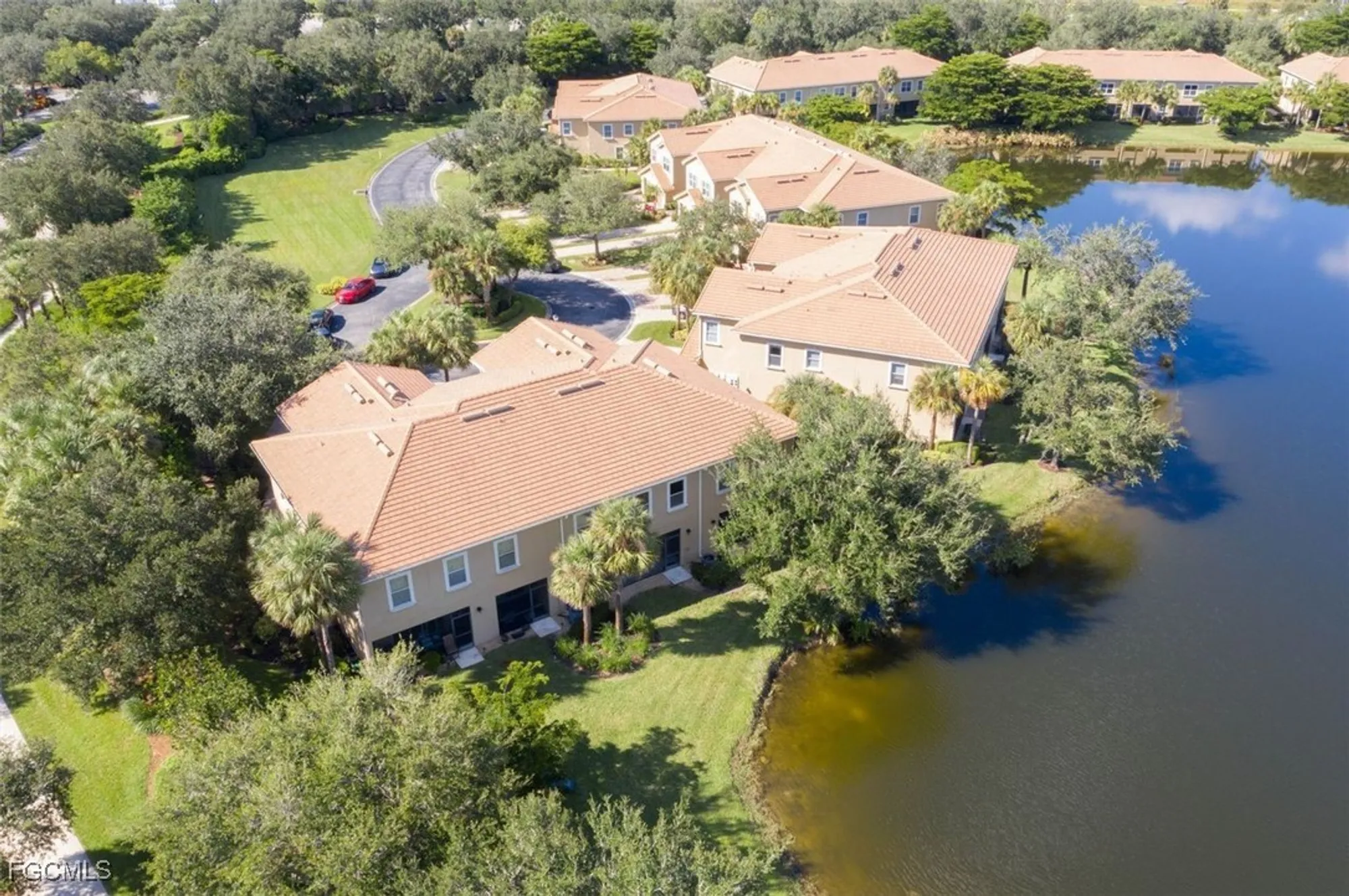 Property Slideshow image 3 of 30 | 3100 cottonwood bnd 1902, Fort Myers, FL, 33905