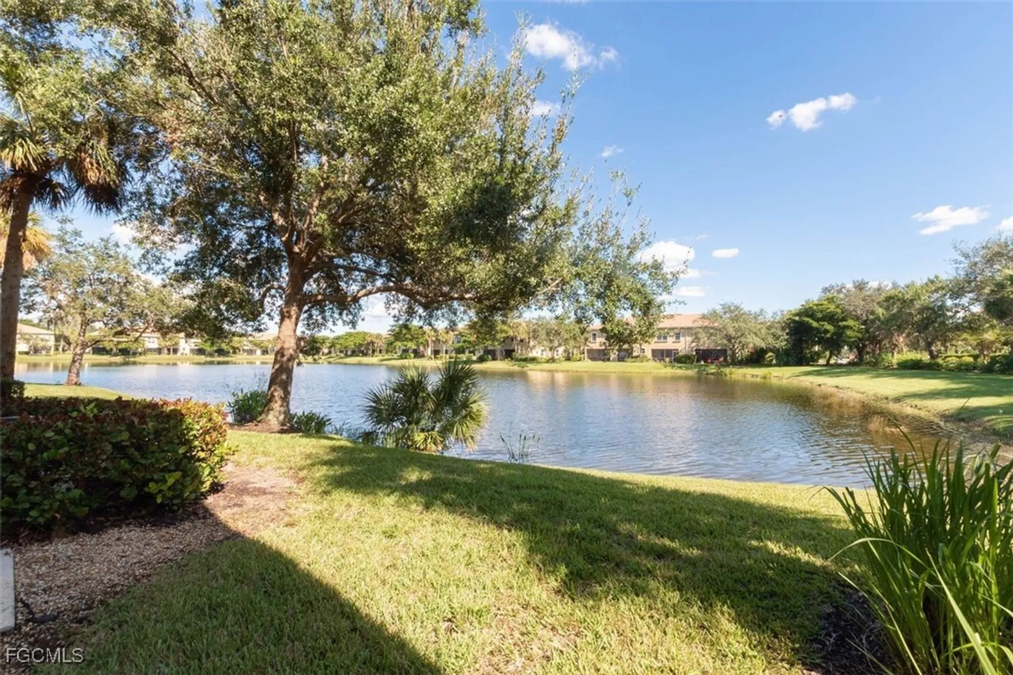 Property Slideshow image 4 of 30 | 3100 cottonwood bnd 1902, Fort Myers, FL, 33905