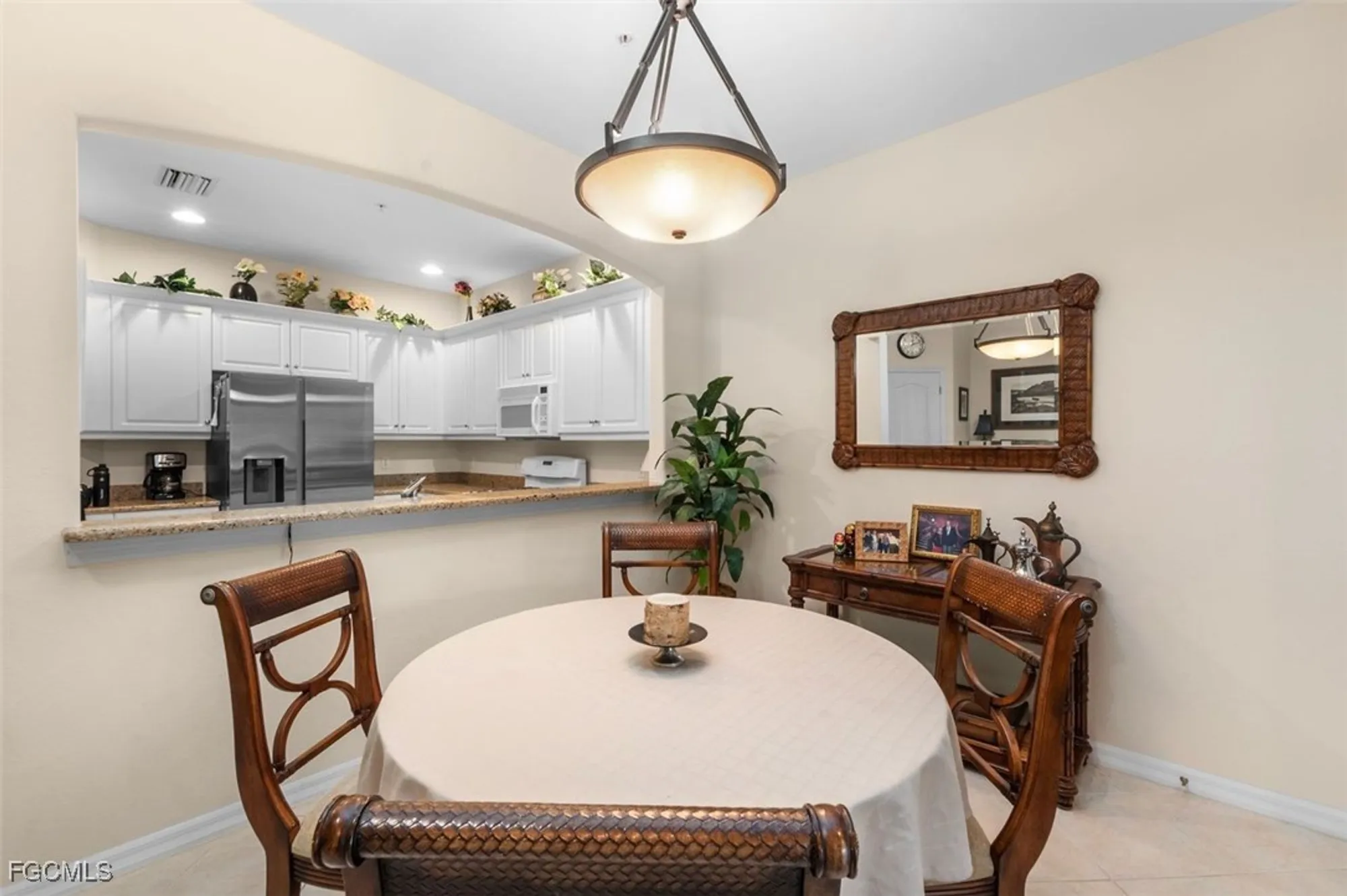 Property Slideshow image 7 of 30 | 3100 cottonwood bnd 1902, Fort Myers, FL, 33905