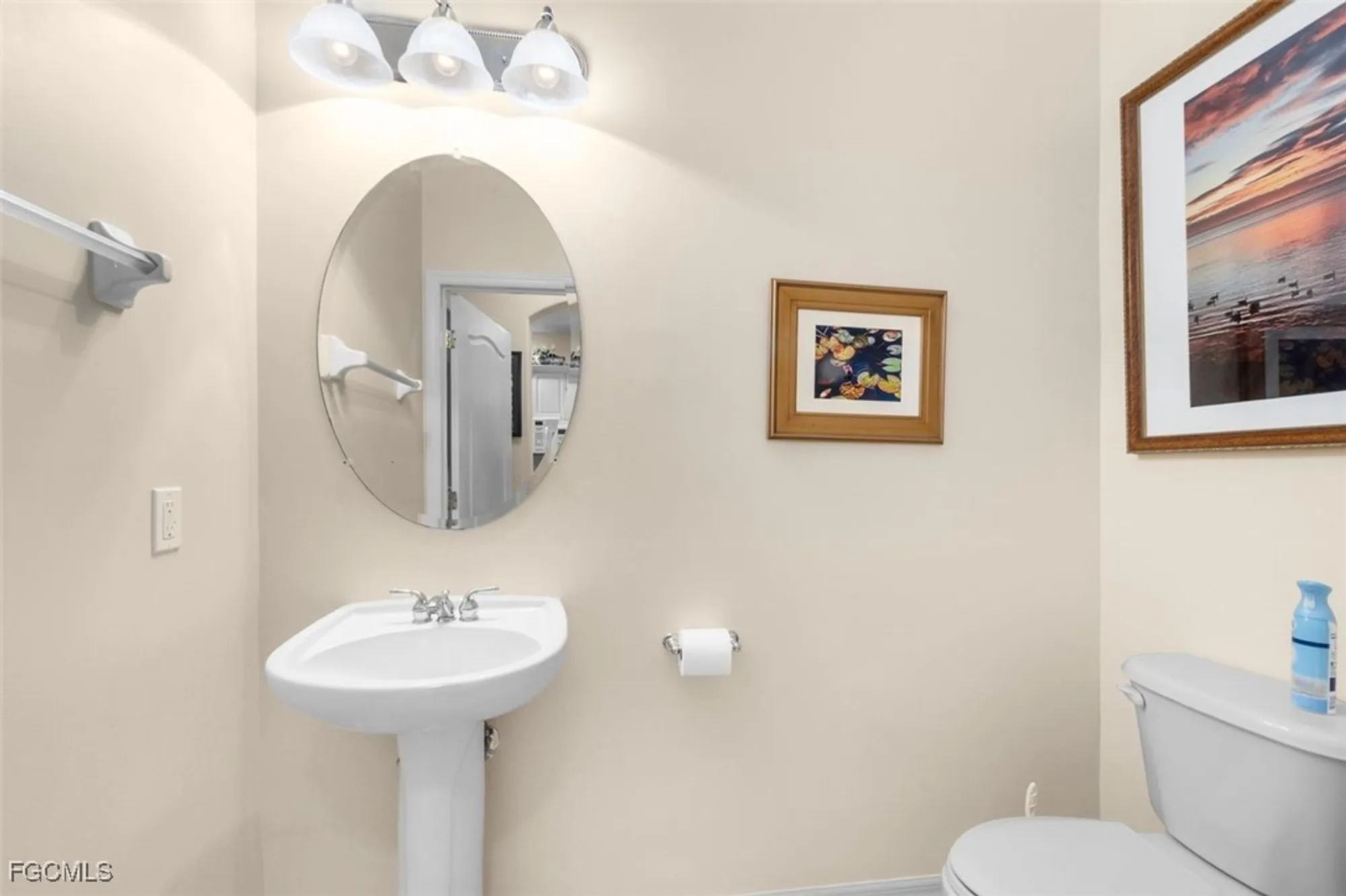 Property Slideshow image 8 of 30 | 3100 cottonwood bnd 1902, Fort Myers, FL, 33905