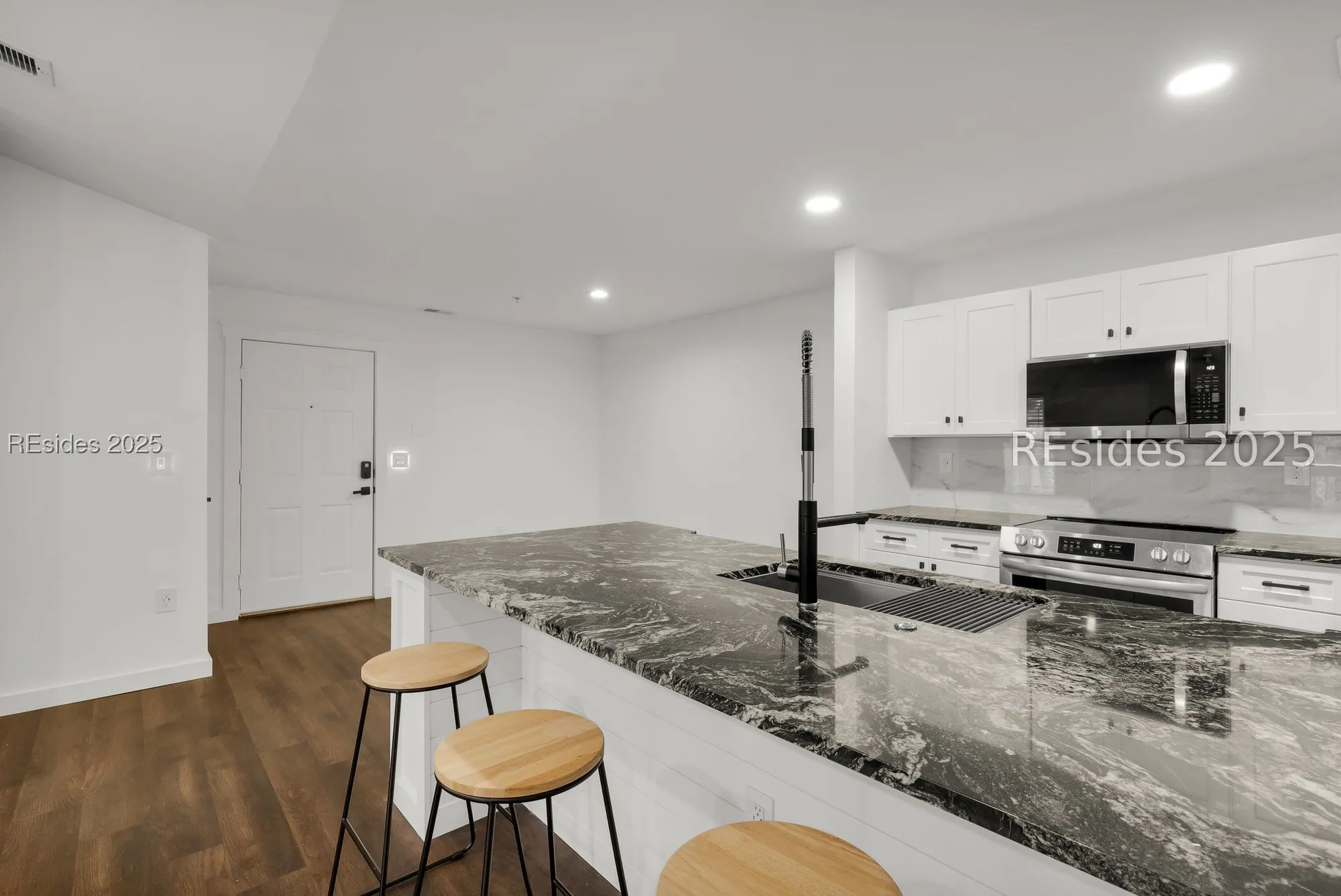 Property Slideshow image 12 of 27 | 380 marshland rd c33, Hilton Head Island, SC, 29926