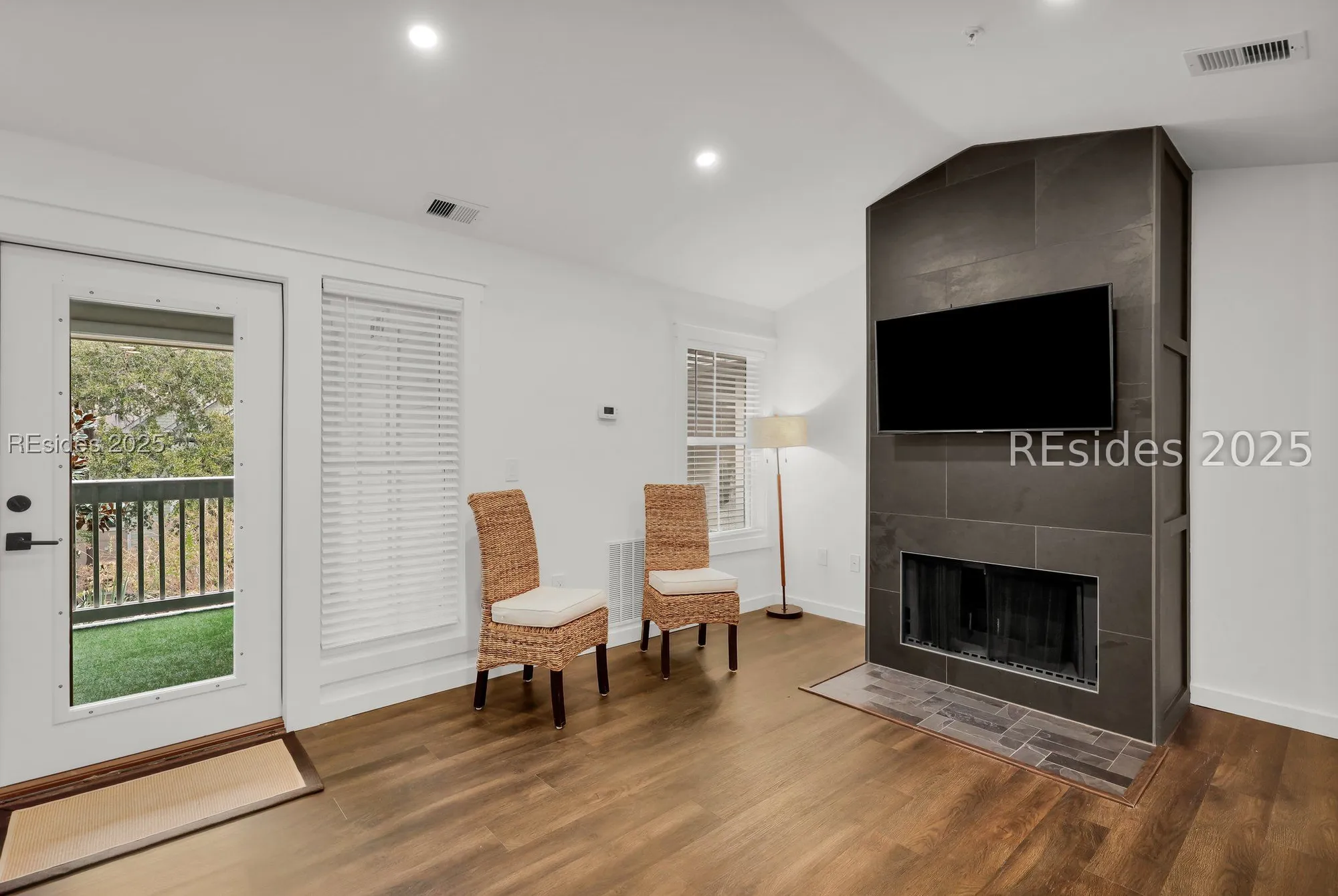 Property Slideshow image 13 of 27 | 380 marshland rd c33, Hilton Head Island, SC, 29926