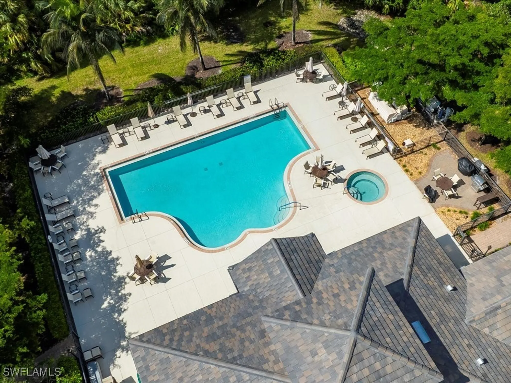 Property Slideshow image 30 of 43 | 7832 hawthorne dr 1902, Naples, FL, 34113