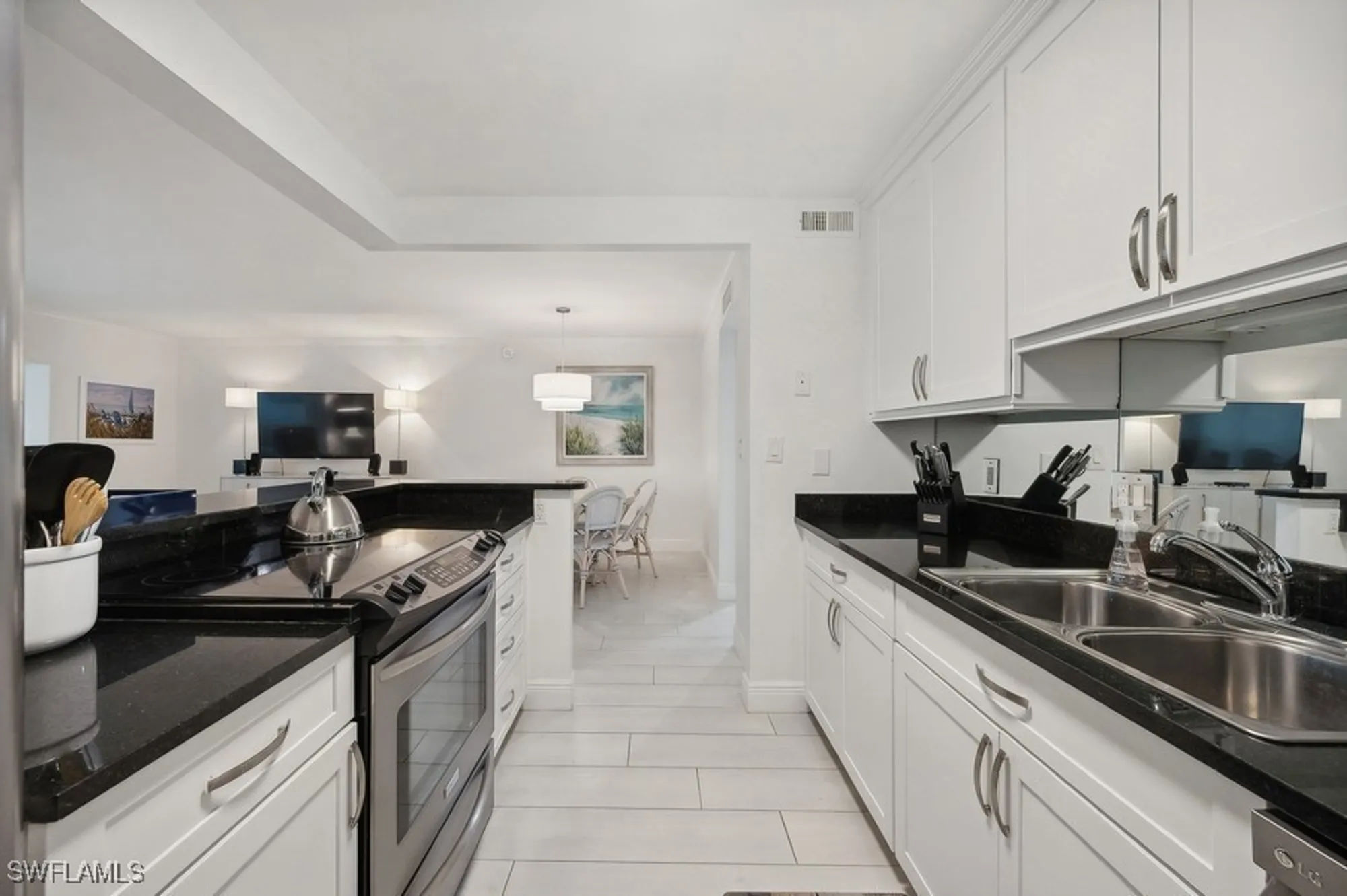 Property Slideshow image 10 of 26 | 222 harbour dr apt 312, Naples, FL, 34103