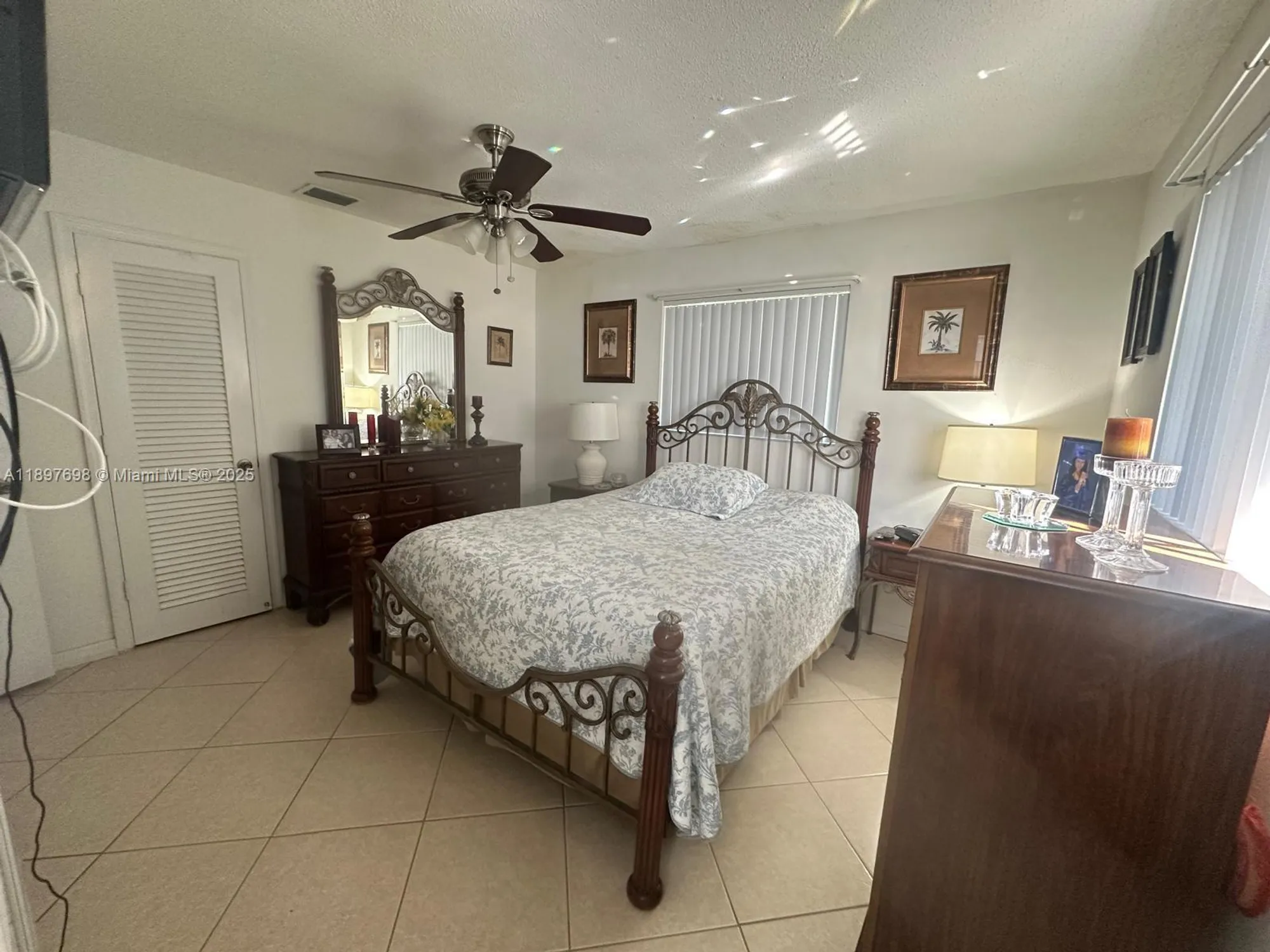 Property Slideshow image 14 of 28 | 4615 nw 47th st, Tamarac, FL, 33319