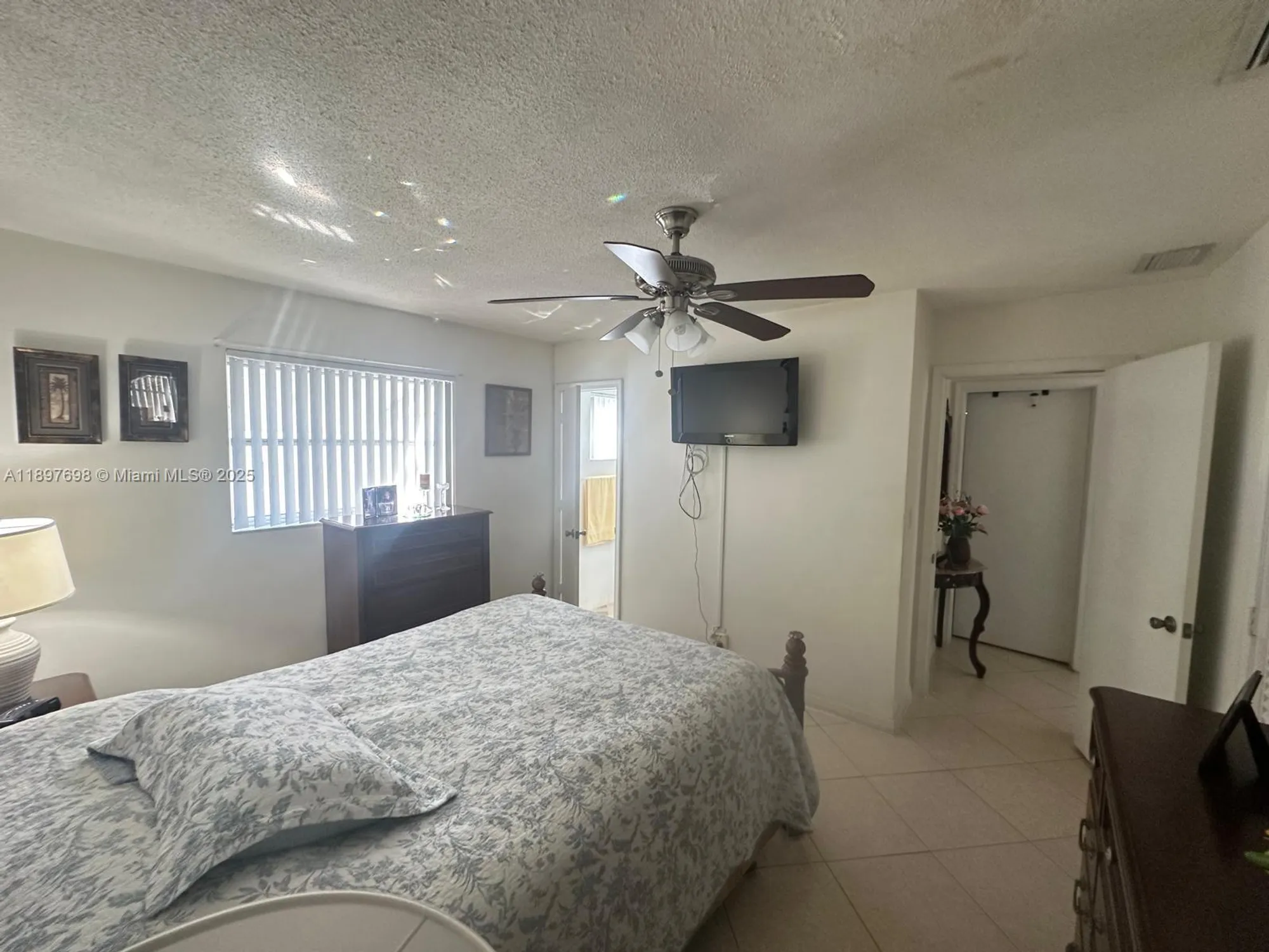 Property Slideshow image 15 of 28 | 4615 nw 47th st, Tamarac, FL, 33319