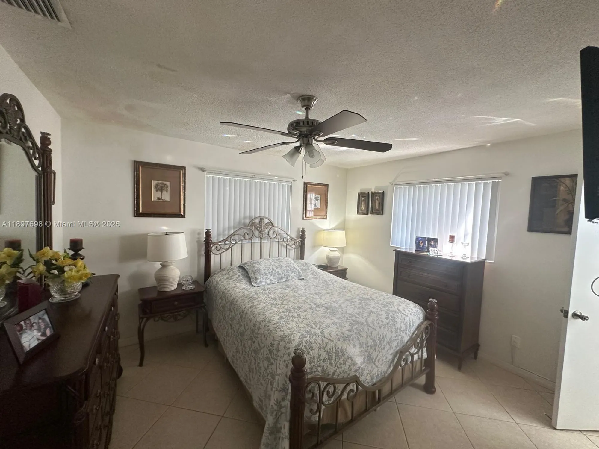 Property Slideshow image 16 of 28 | 4615 nw 47th st, Tamarac, FL, 33319