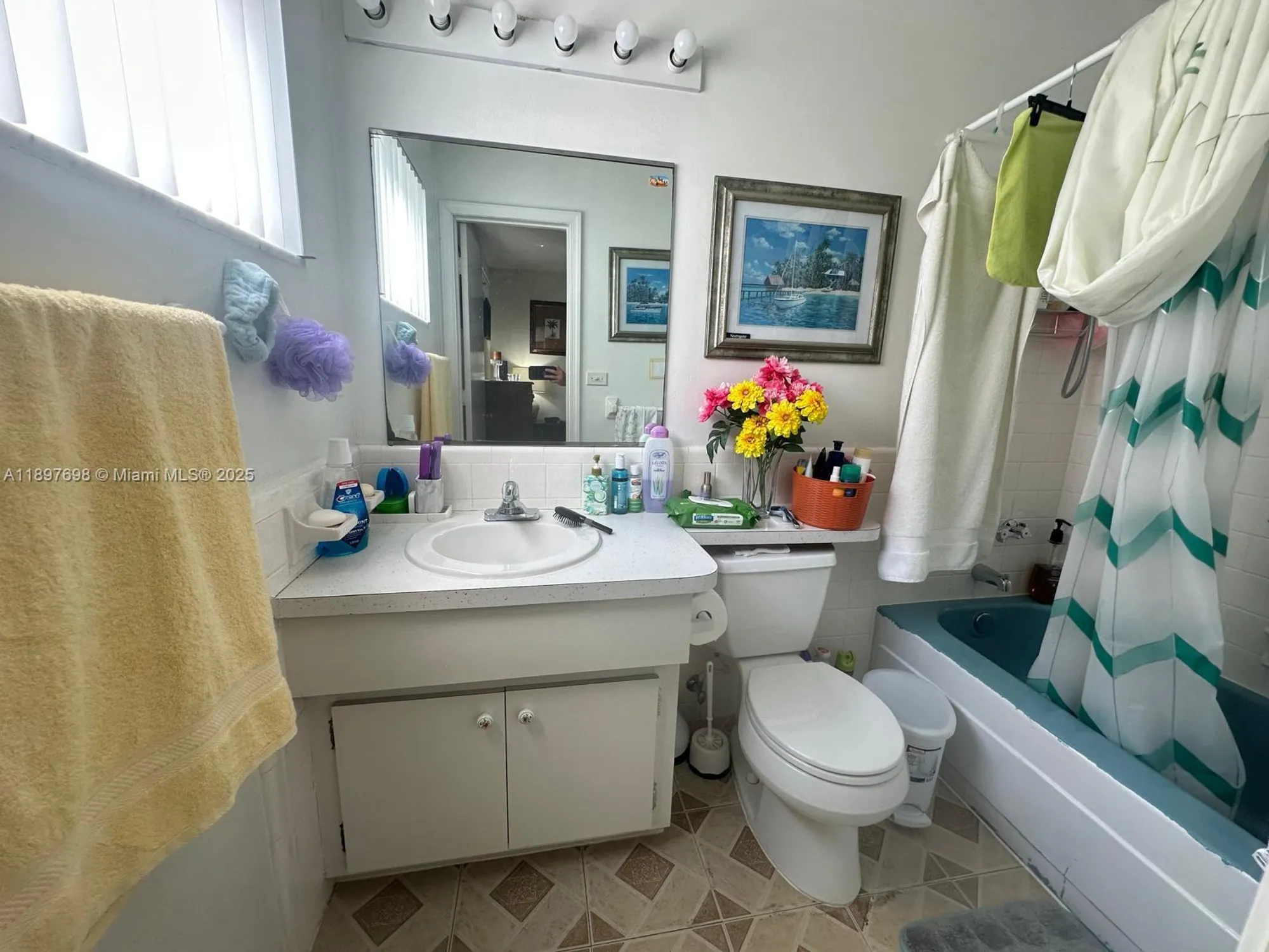 Property Slideshow image 18 of 28 | 4615 nw 47th st, Tamarac, FL, 33319