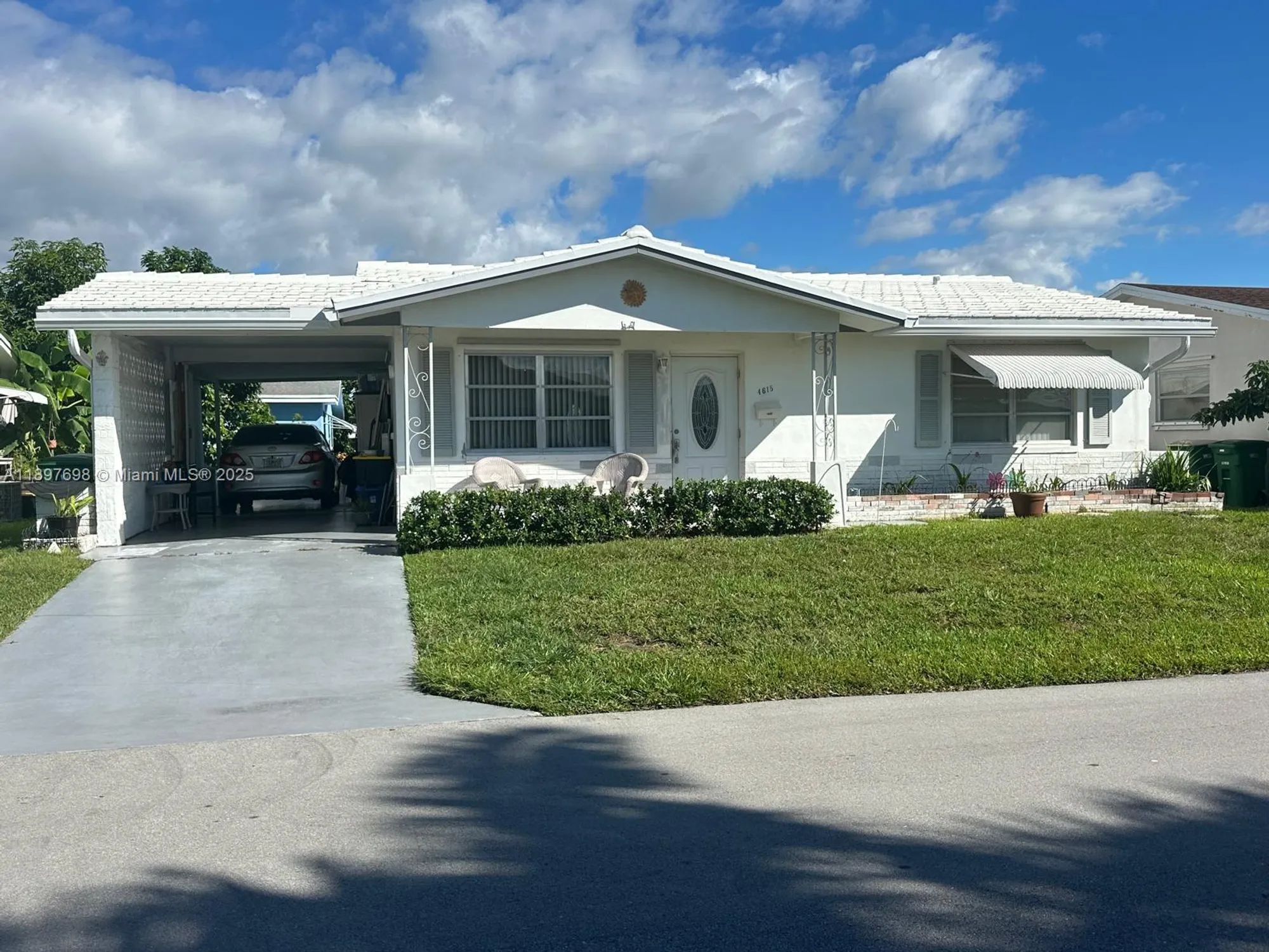 Property Slideshow image 1 of 28 | 4615 nw 47th st, Tamarac, FL, 33319