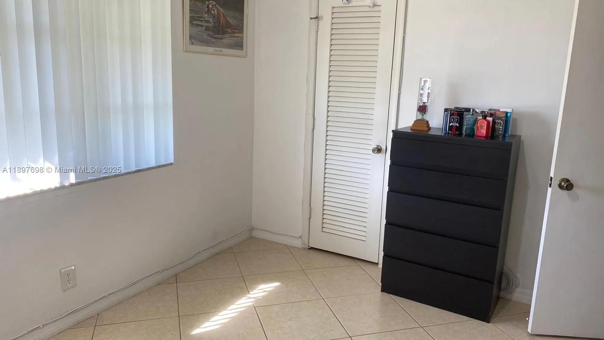 Property Slideshow image 20 of 28 | 4615 nw 47th st, Tamarac, FL, 33319