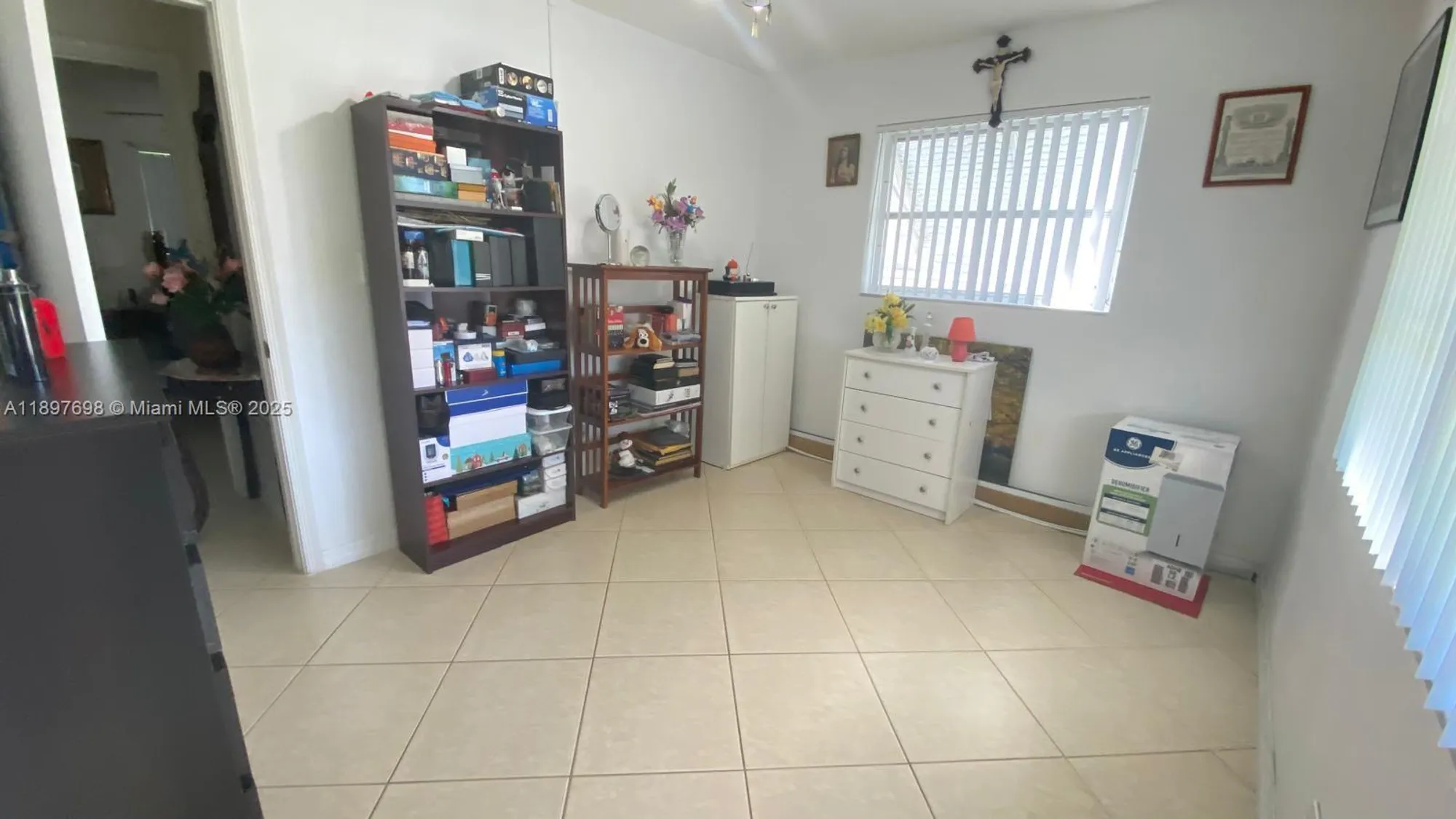 Property Slideshow image 21 of 28 | 4615 nw 47th st, Tamarac, FL, 33319