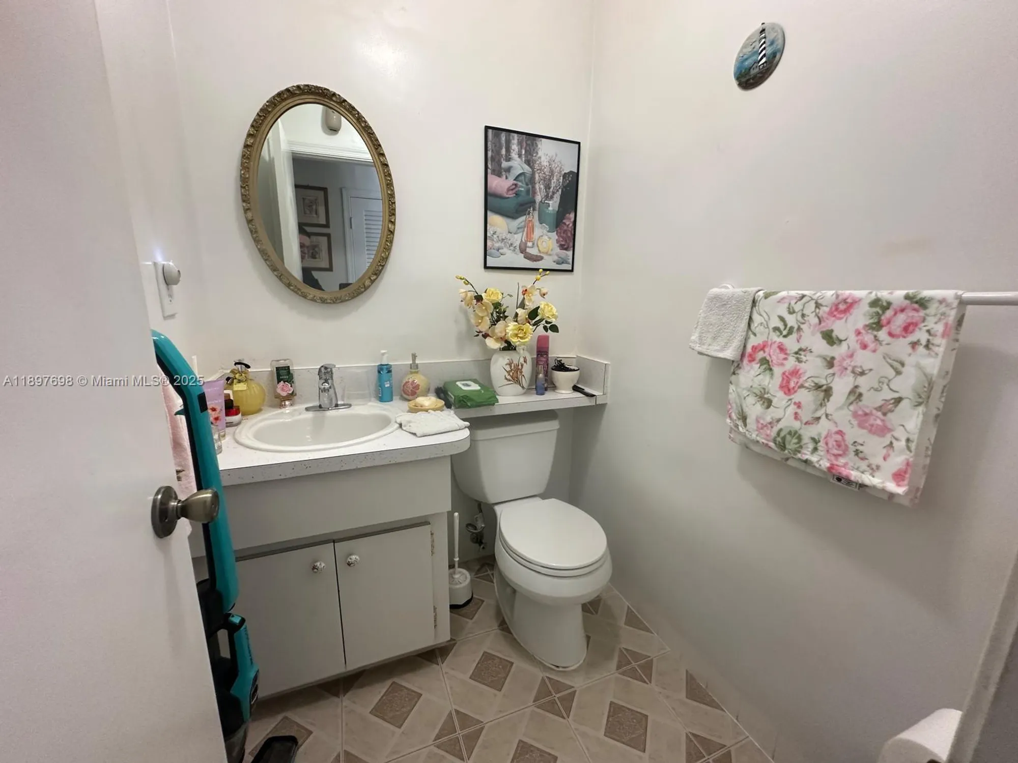 Property Slideshow image 23 of 28 | 4615 nw 47th st, Tamarac, FL, 33319