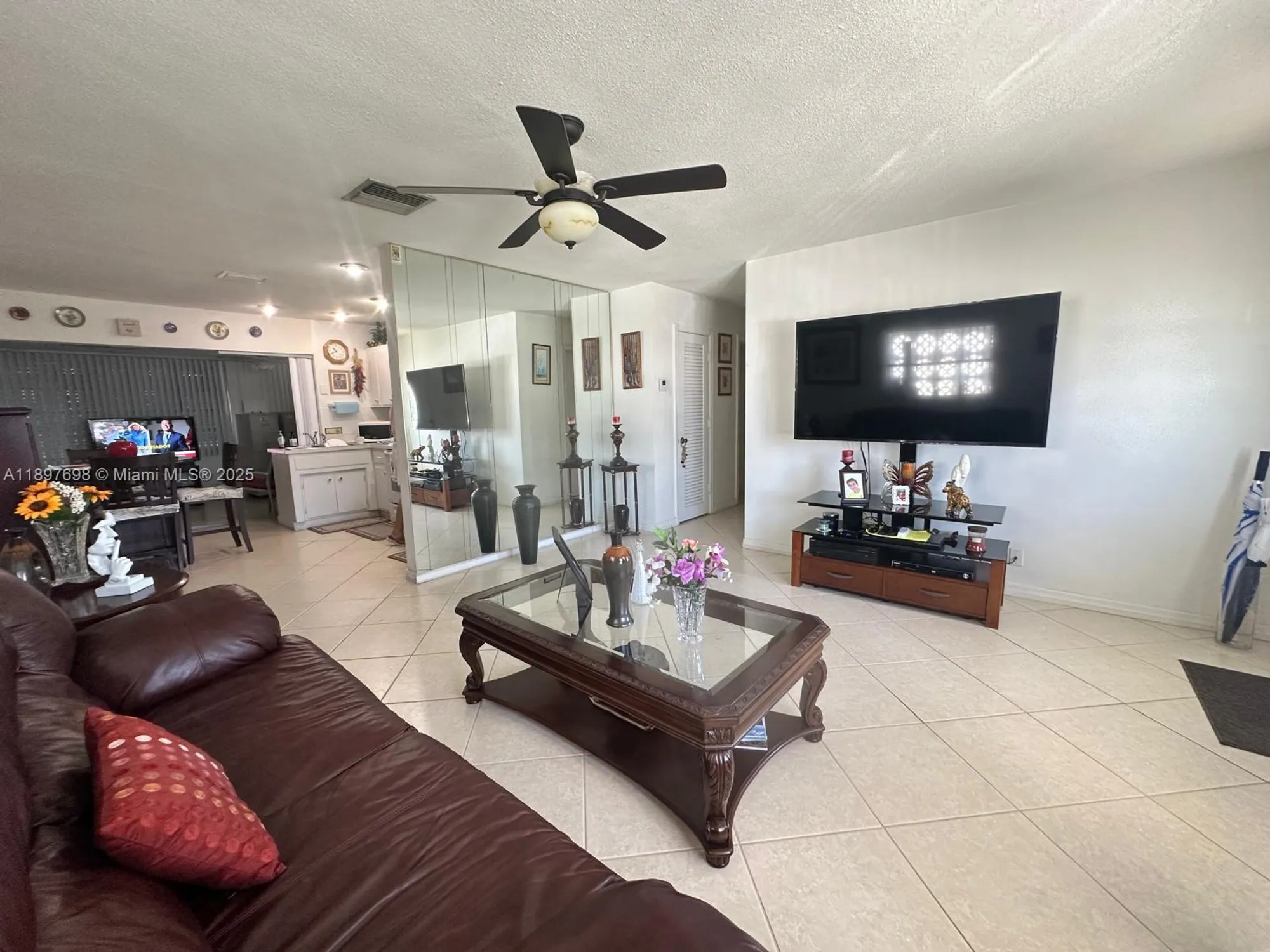 Property Slideshow image 4 of 28 | 4615 nw 47th st, Tamarac, FL, 33319