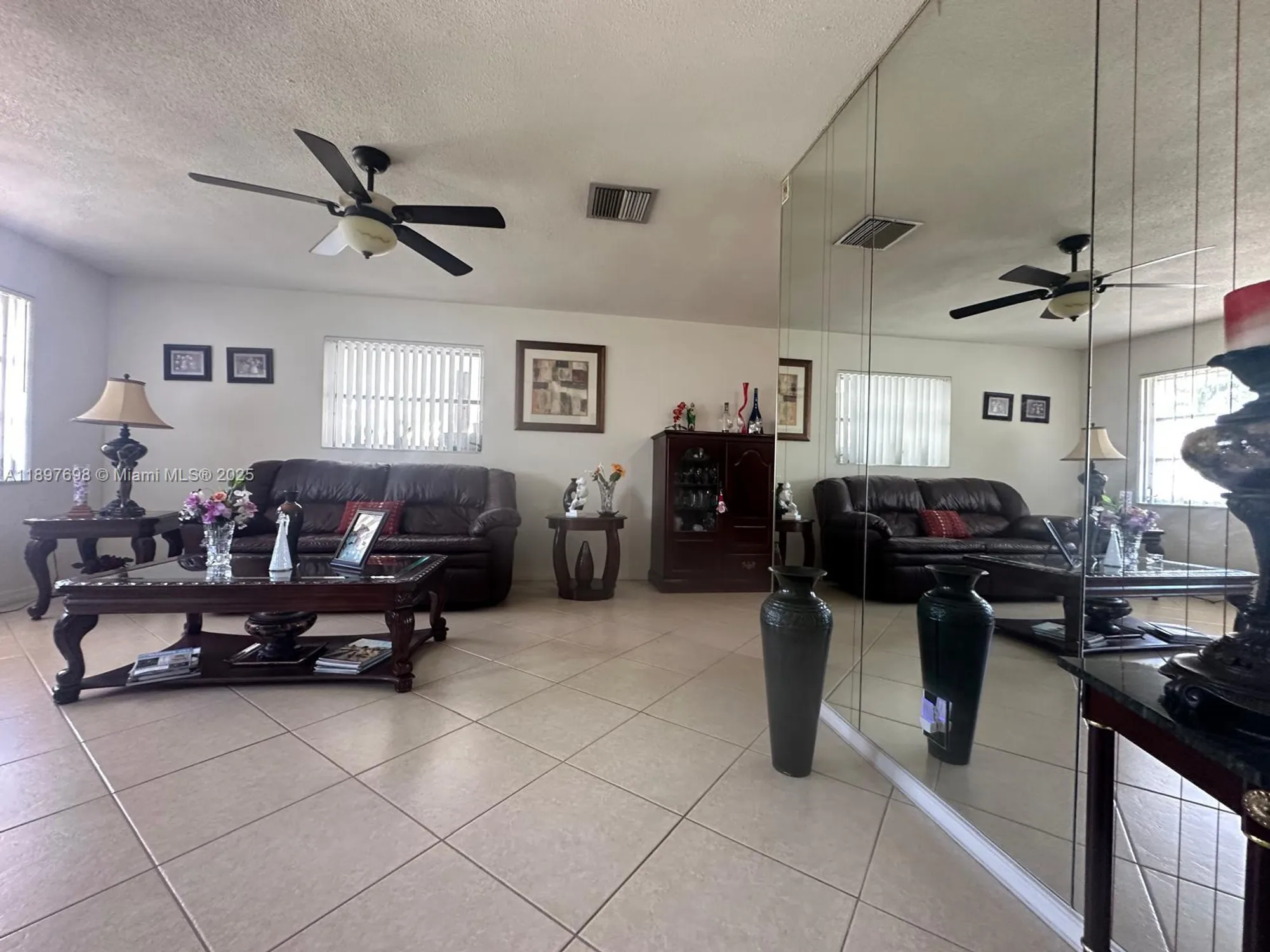 Property Slideshow image 6 of 28 | 4615 nw 47th st, Tamarac, FL, 33319