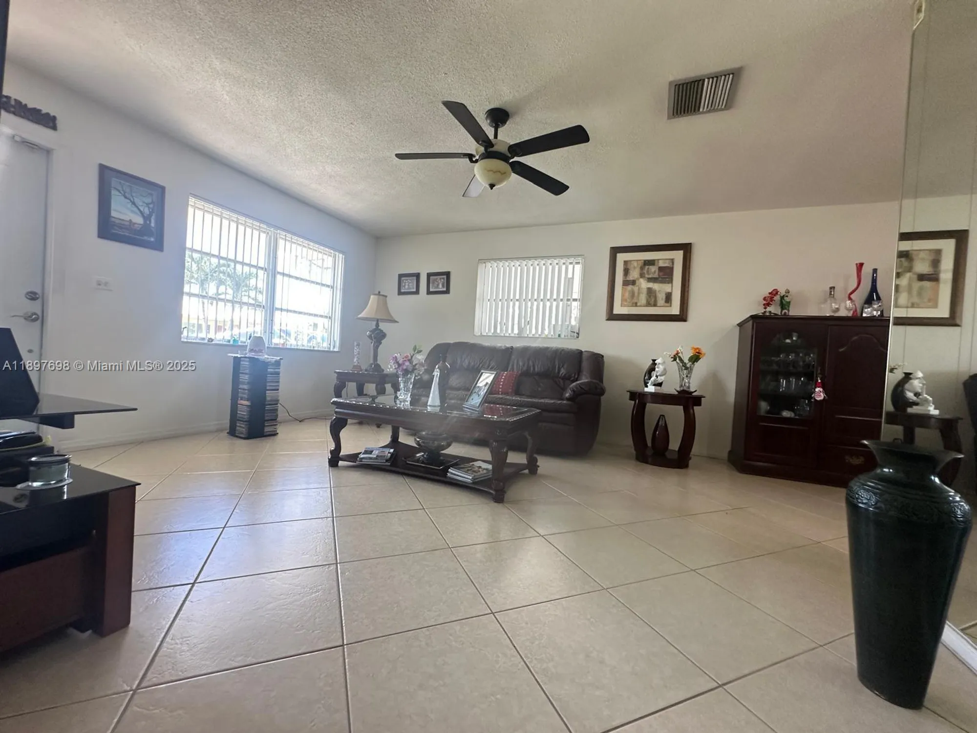 Property Slideshow image 7 of 28 | 4615 nw 47th st, Tamarac, FL, 33319