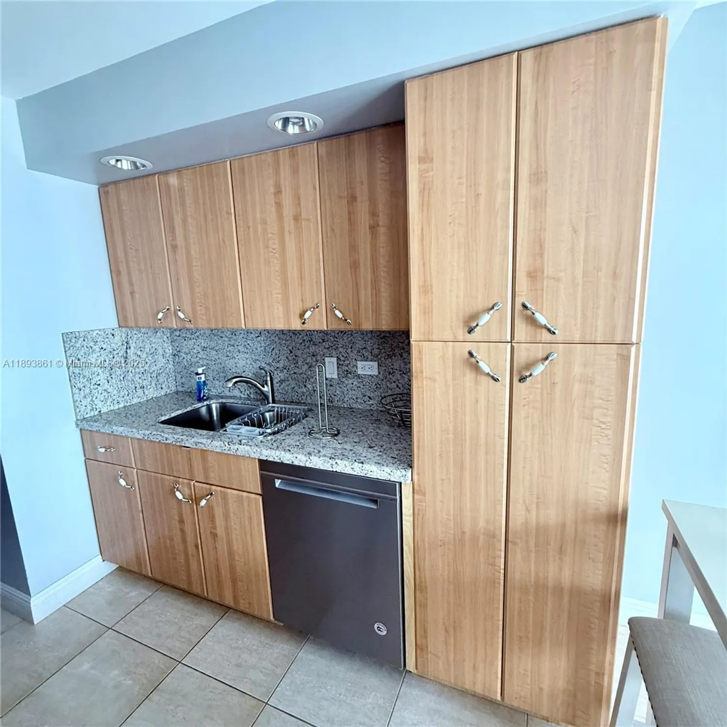 Property Slideshow image 14 of 44 | 1201 s ocean dr apt 1609s, Hollywood, FL, 33019