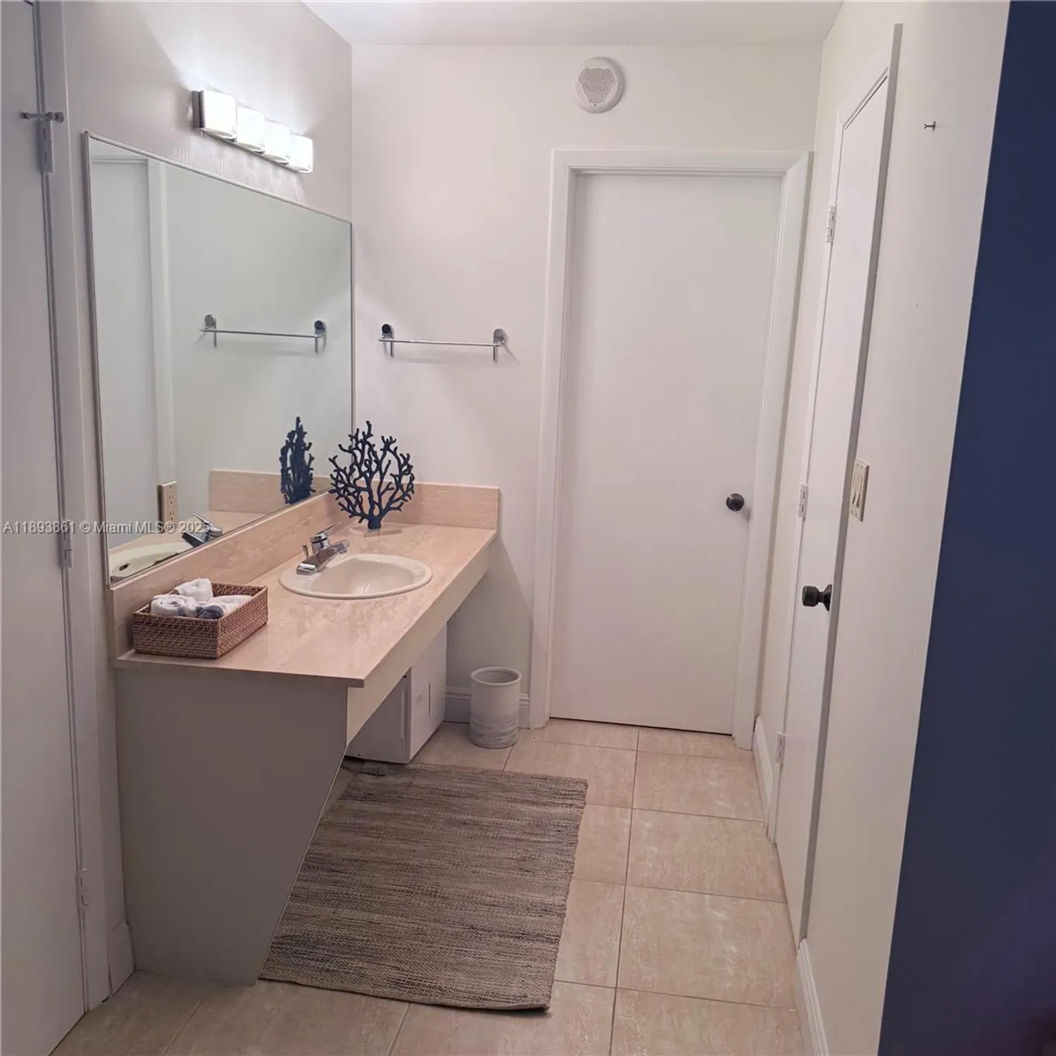 Property Slideshow image 20 of 44 | 1201 s ocean dr apt 1609s, Hollywood, FL, 33019