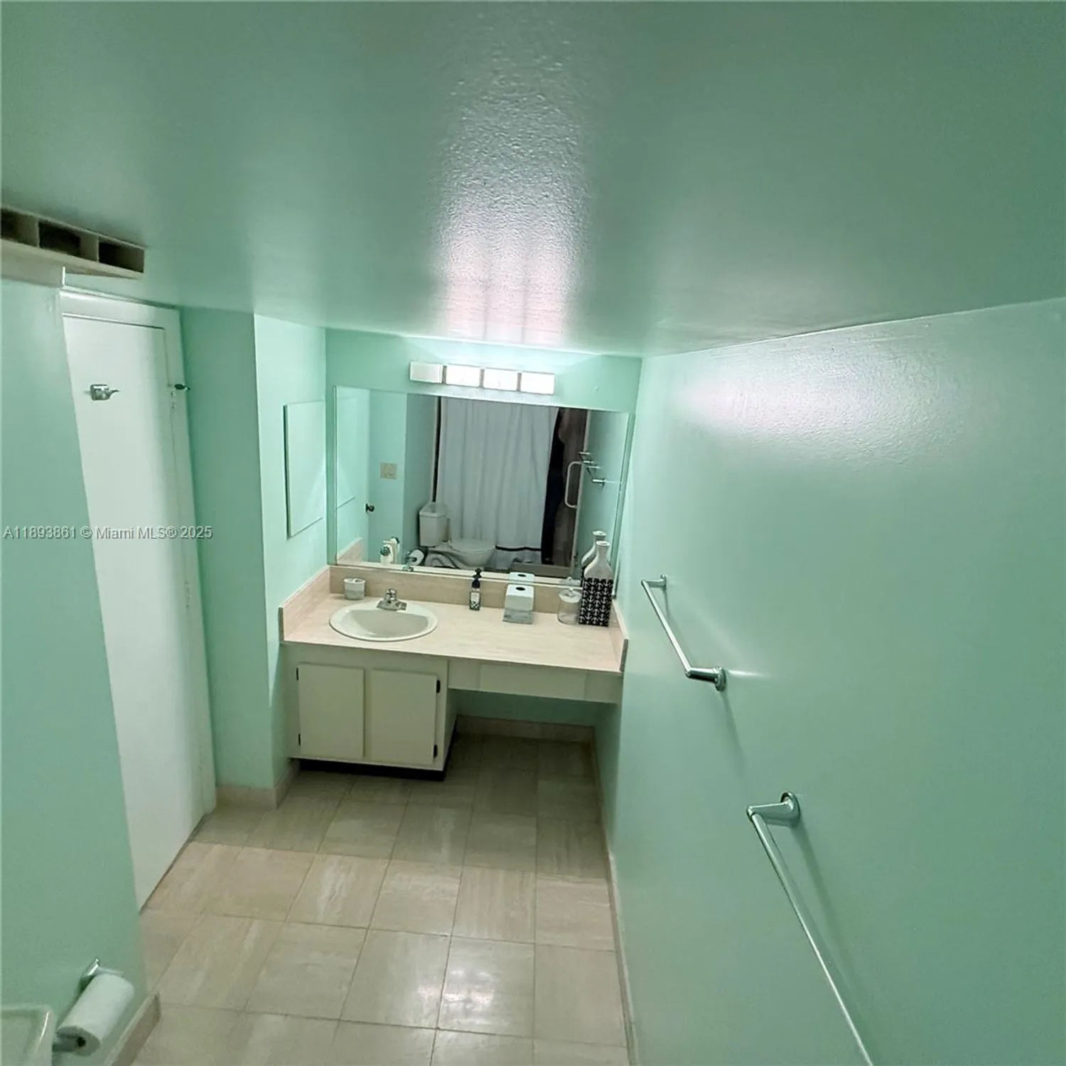 Property Slideshow image 21 of 44 | 1201 s ocean dr apt 1609s, Hollywood, FL, 33019