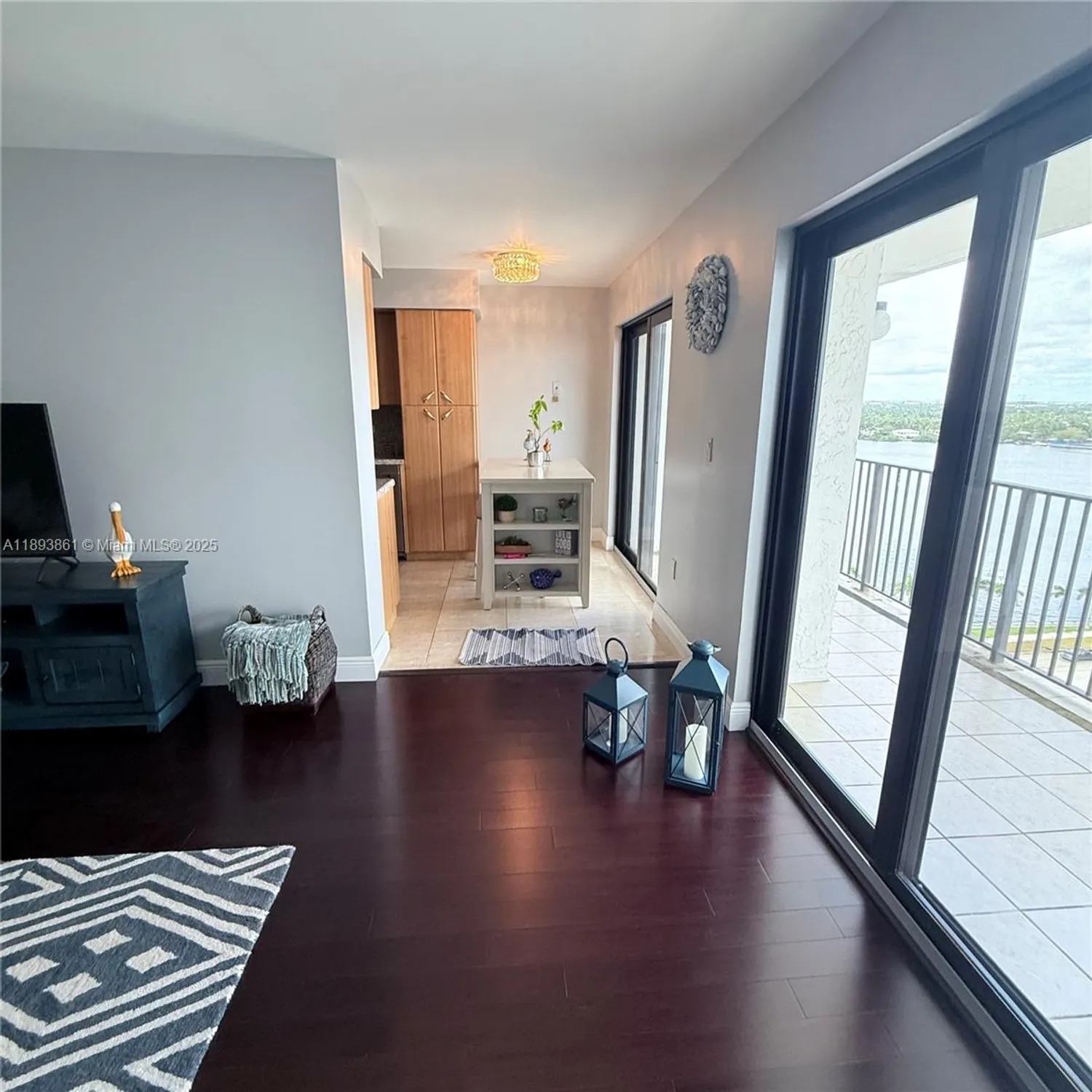 Property Slideshow image 7 of 44 | 1201 s ocean dr apt 1609s, Hollywood, FL, 33019