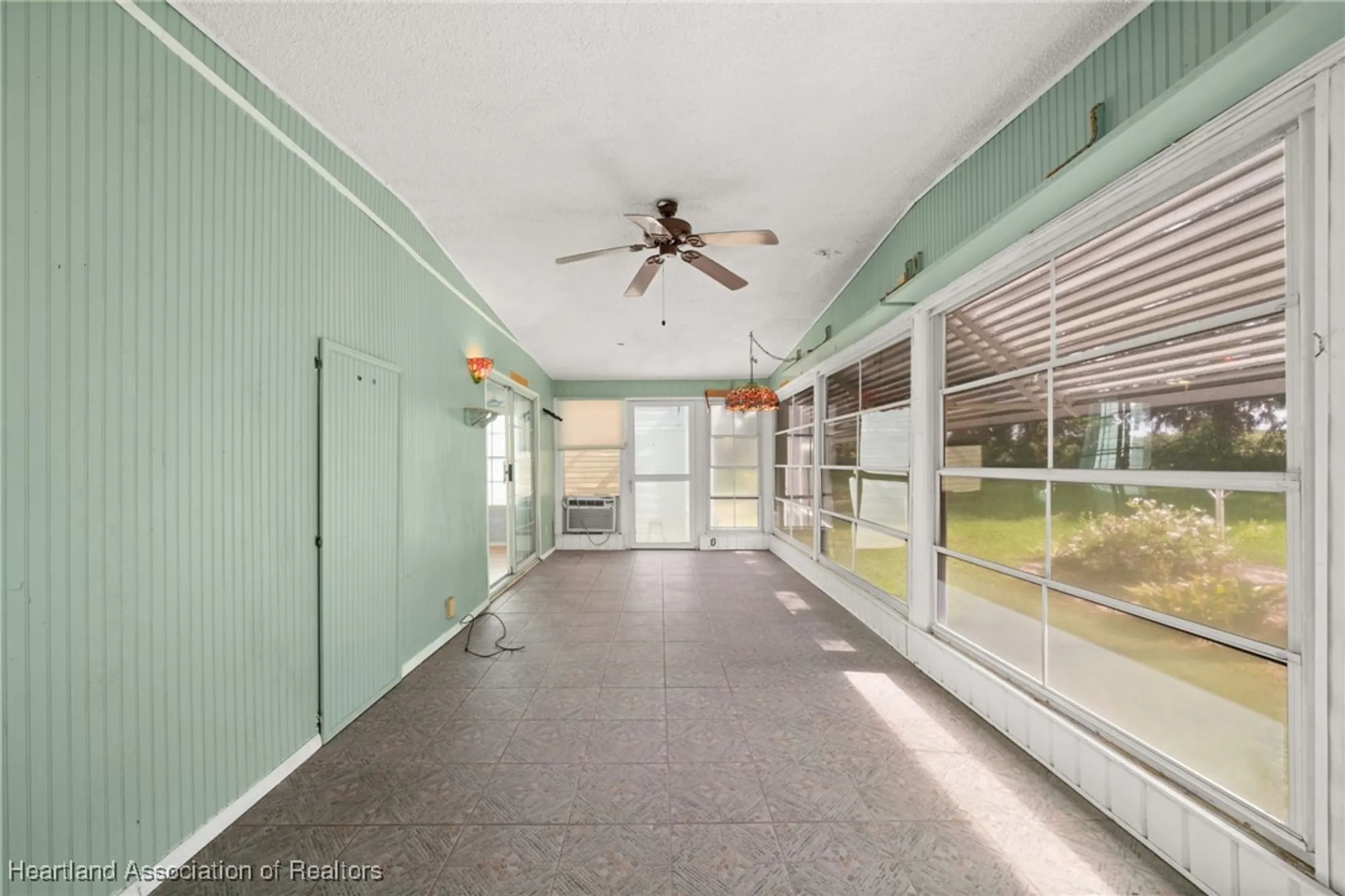 Property Slideshow image 14 of 49 | 2881 e spinnaker dr, Avon Park, FL, 33825