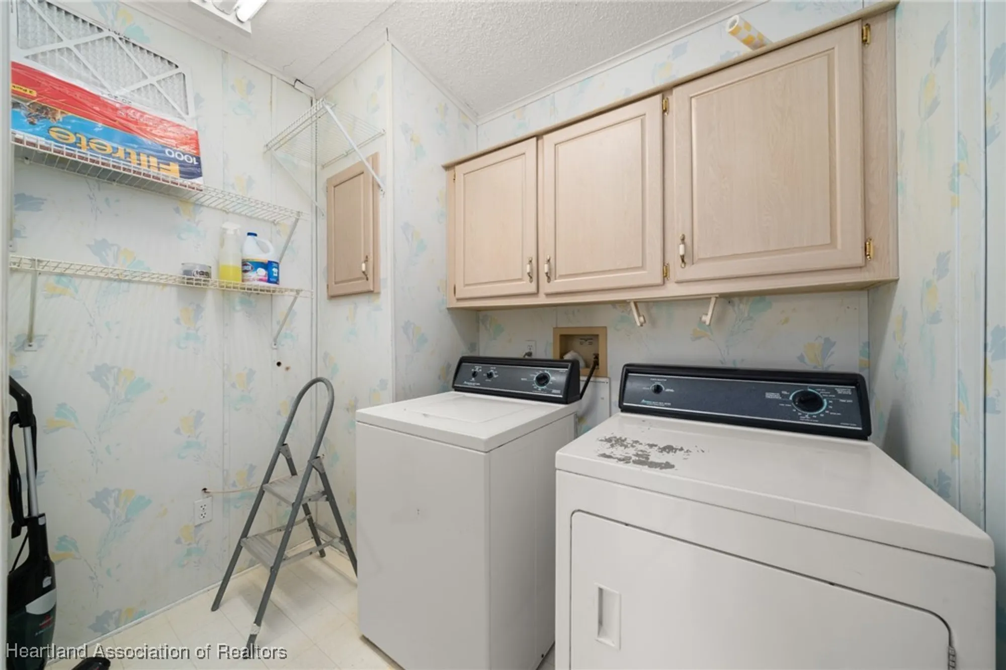 Property Slideshow image 15 of 49 | 2881 e spinnaker dr, Avon Park, FL, 33825