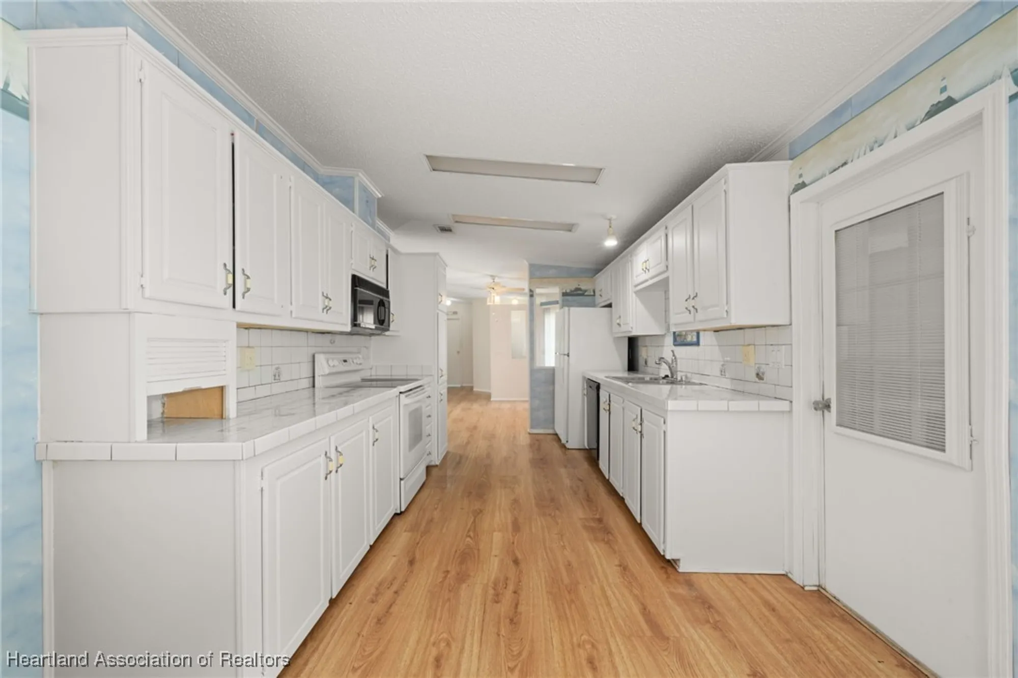 Property Slideshow image 10 of 49 | 2881 e spinnaker dr, Avon Park, FL, 33825