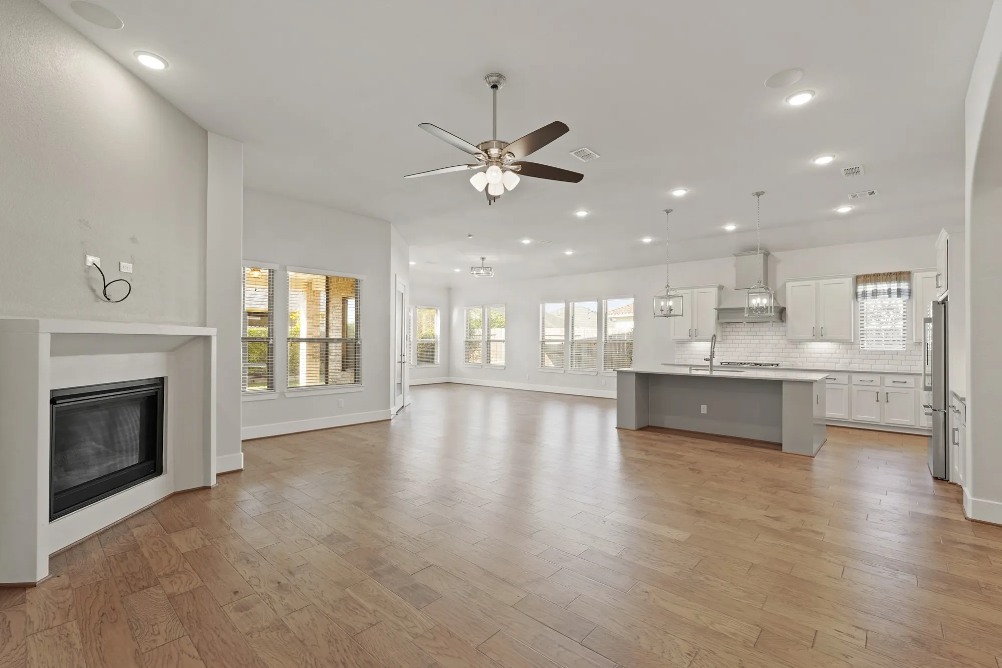 Property Slideshow image 11 of 38 | 5610 crescent ridge ct, Fulshear, TX, 77441