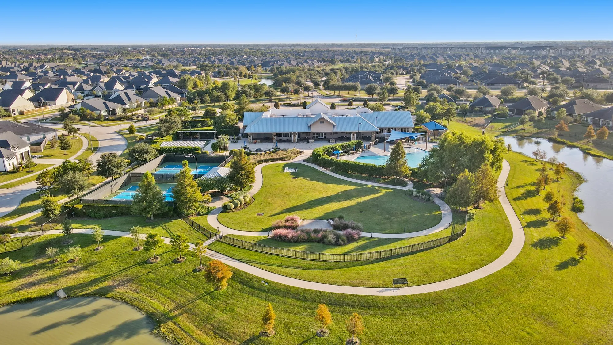 Property Slideshow image 36 of 38 | 5610 crescent ridge ct, Fulshear, TX, 77441