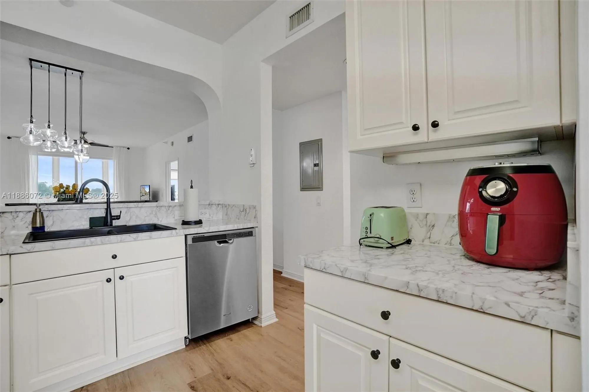 Property Slideshow image 14 of 43 | 7635 southampton ter 307, Tamarac, FL, 33321