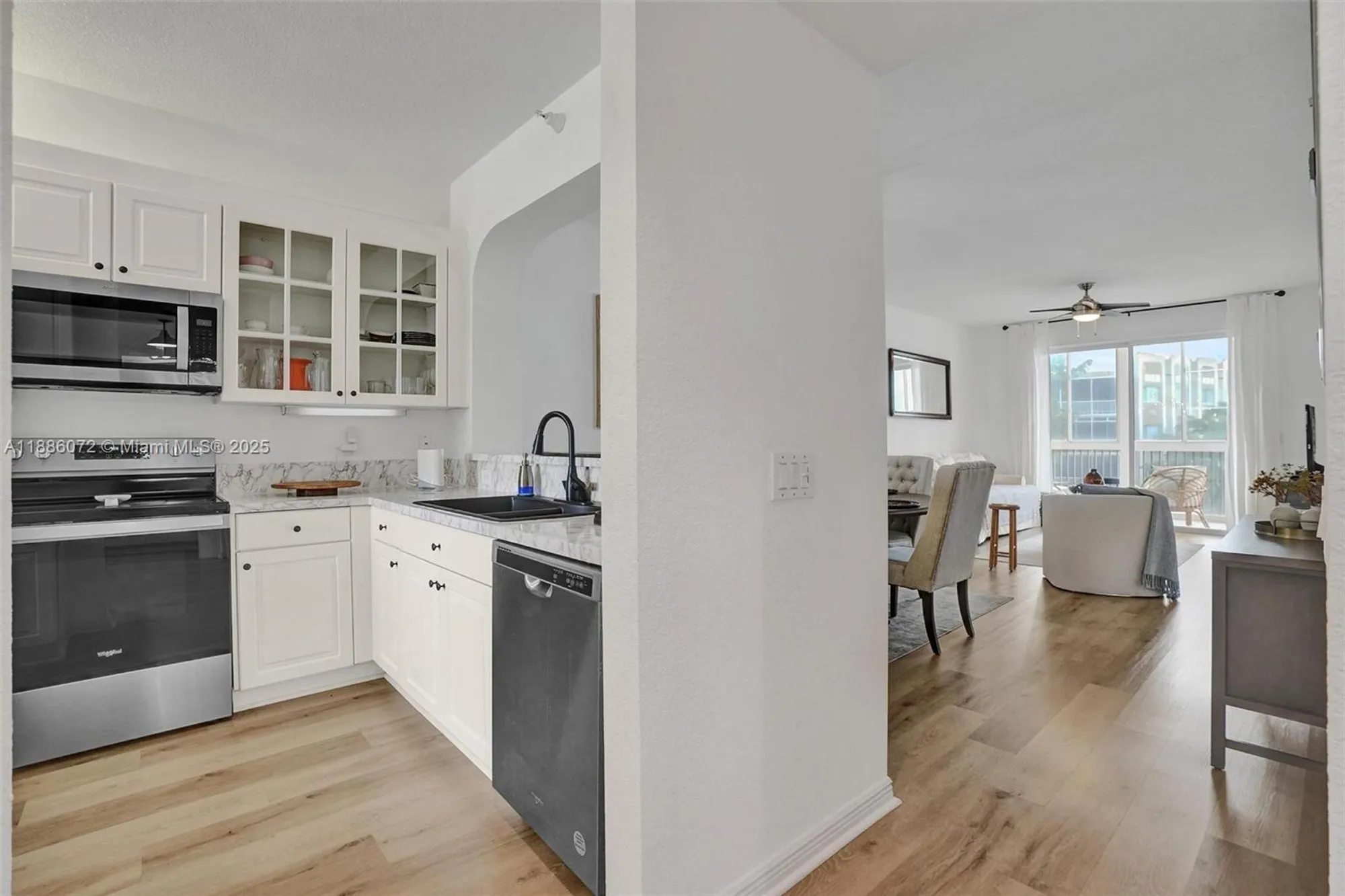 Property Slideshow image 15 of 43 | 7635 southampton ter 307, Tamarac, FL, 33321