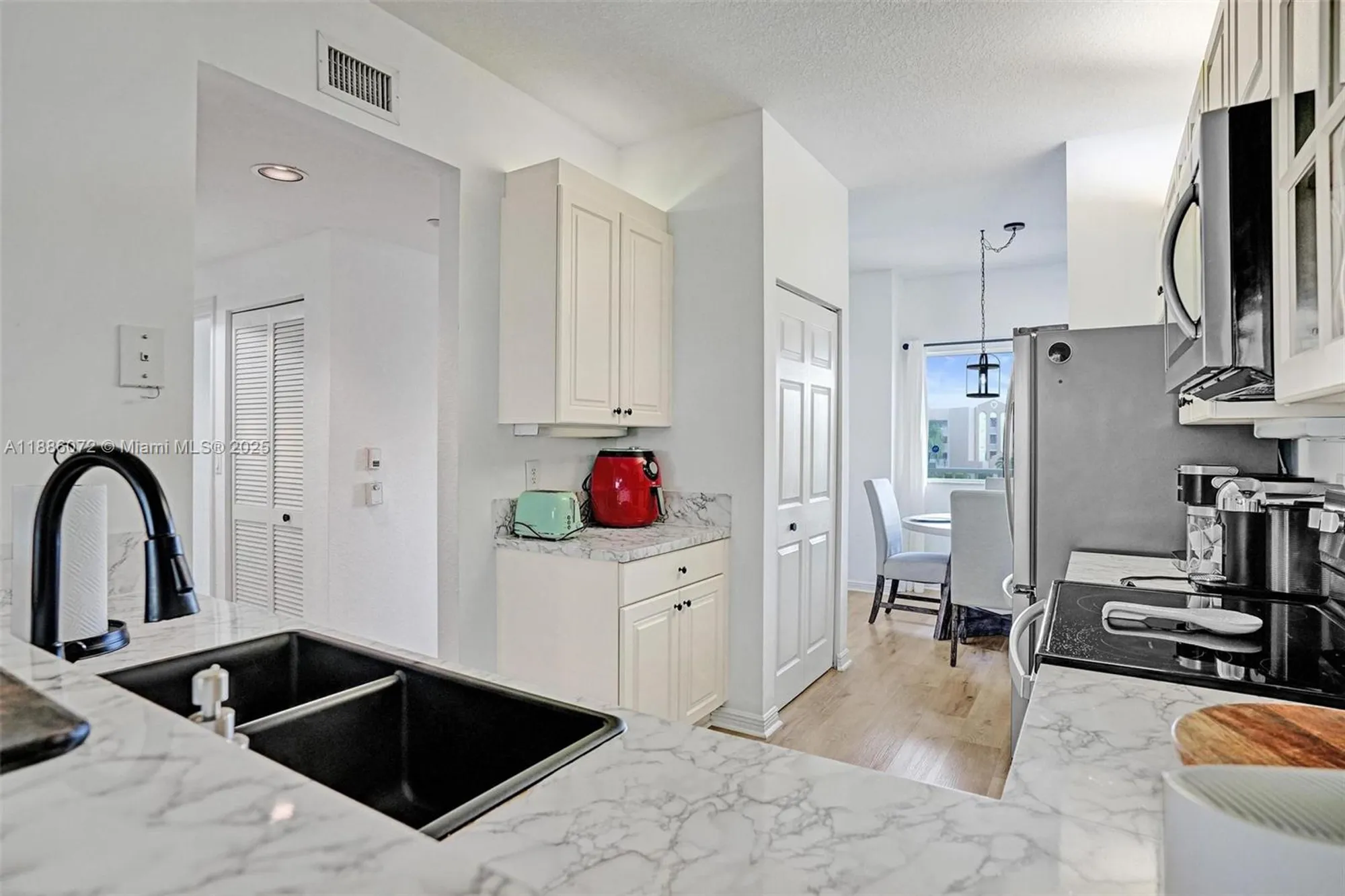 Property Slideshow image 10 of 43 | 7635 southampton ter 307, Tamarac, FL, 33321