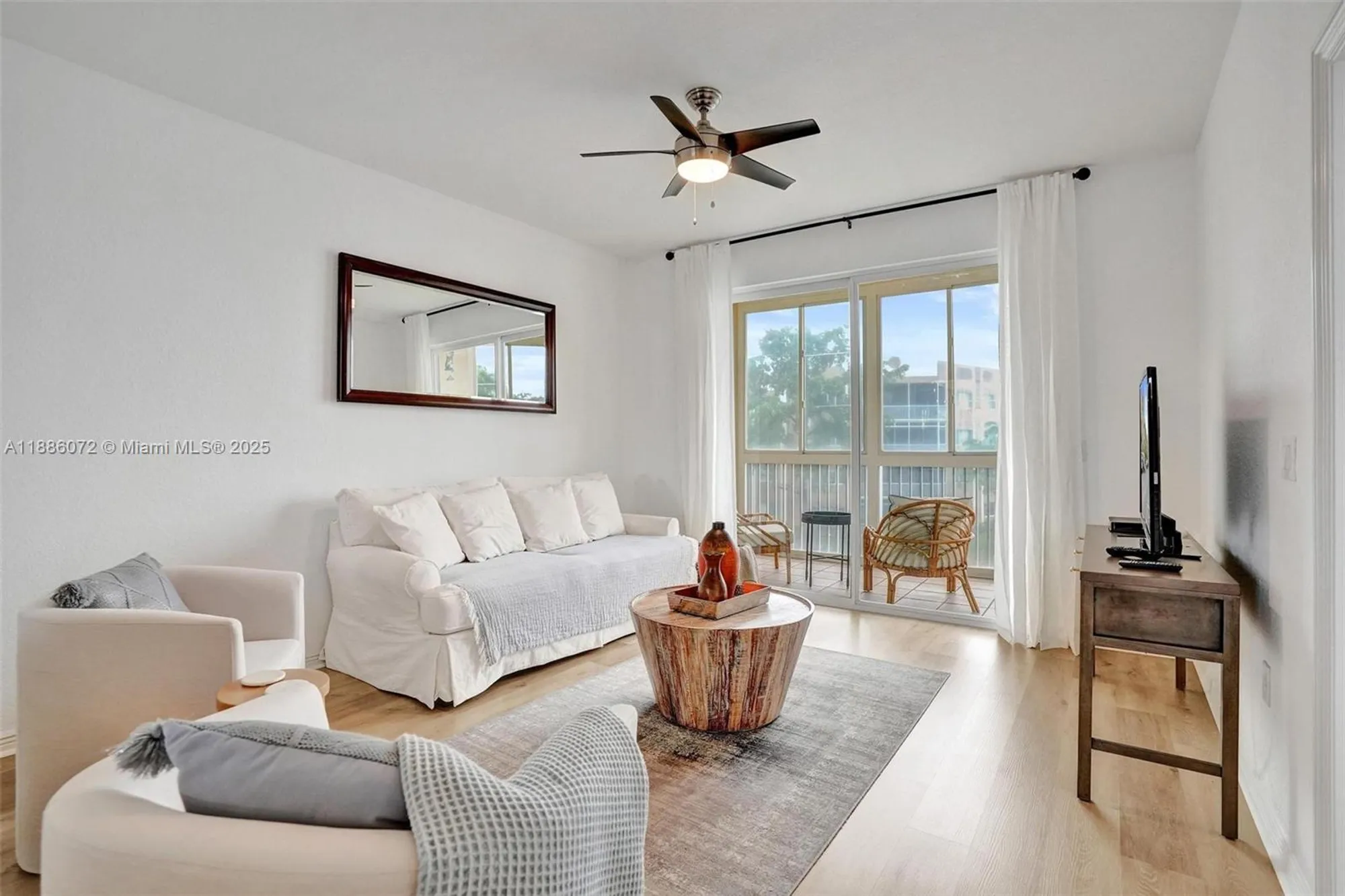 Property Slideshow image 21 of 43 | 7635 southampton ter 307, Tamarac, FL, 33321