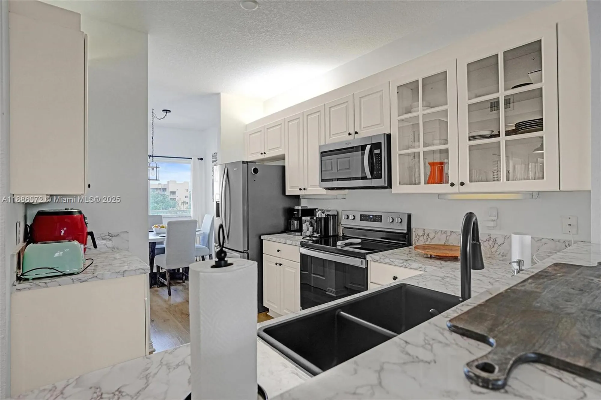 Property Slideshow image 9 of 43 | 7635 southampton ter 307, Tamarac, FL, 33321