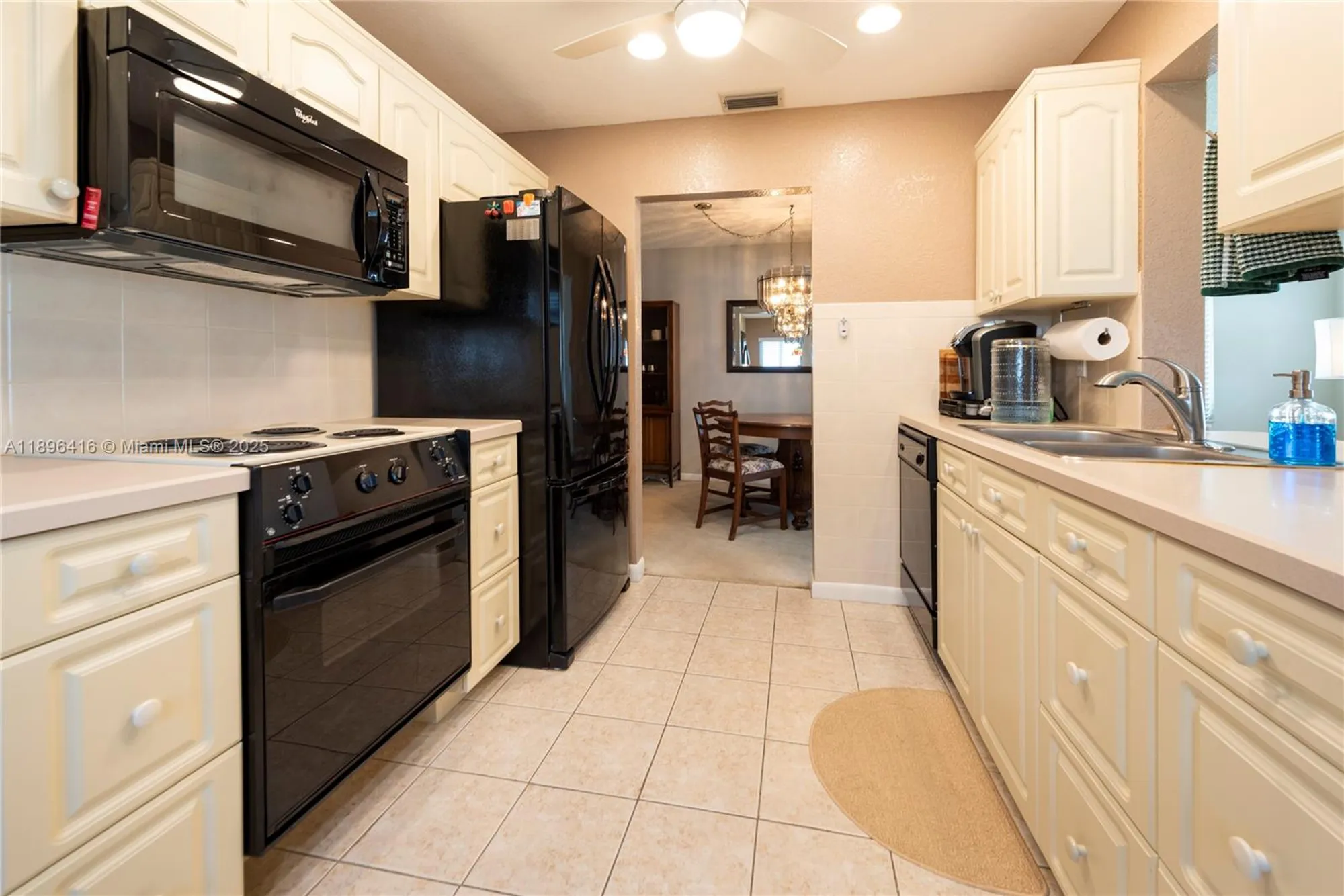 Property Slideshow image 13 of 31 | 8544 n campanelli blvd, Plantation, FL, 33322