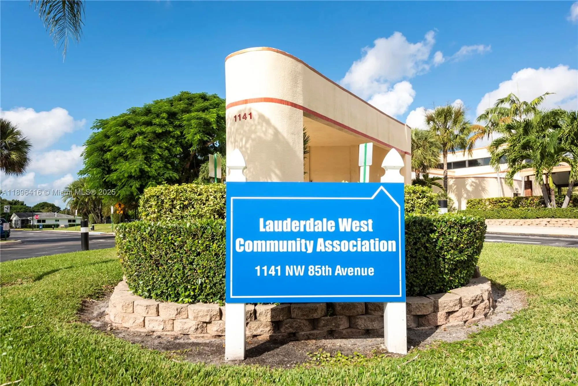 Property Slideshow image 28 of 31 | 8544 n campanelli blvd, Plantation, FL, 33322