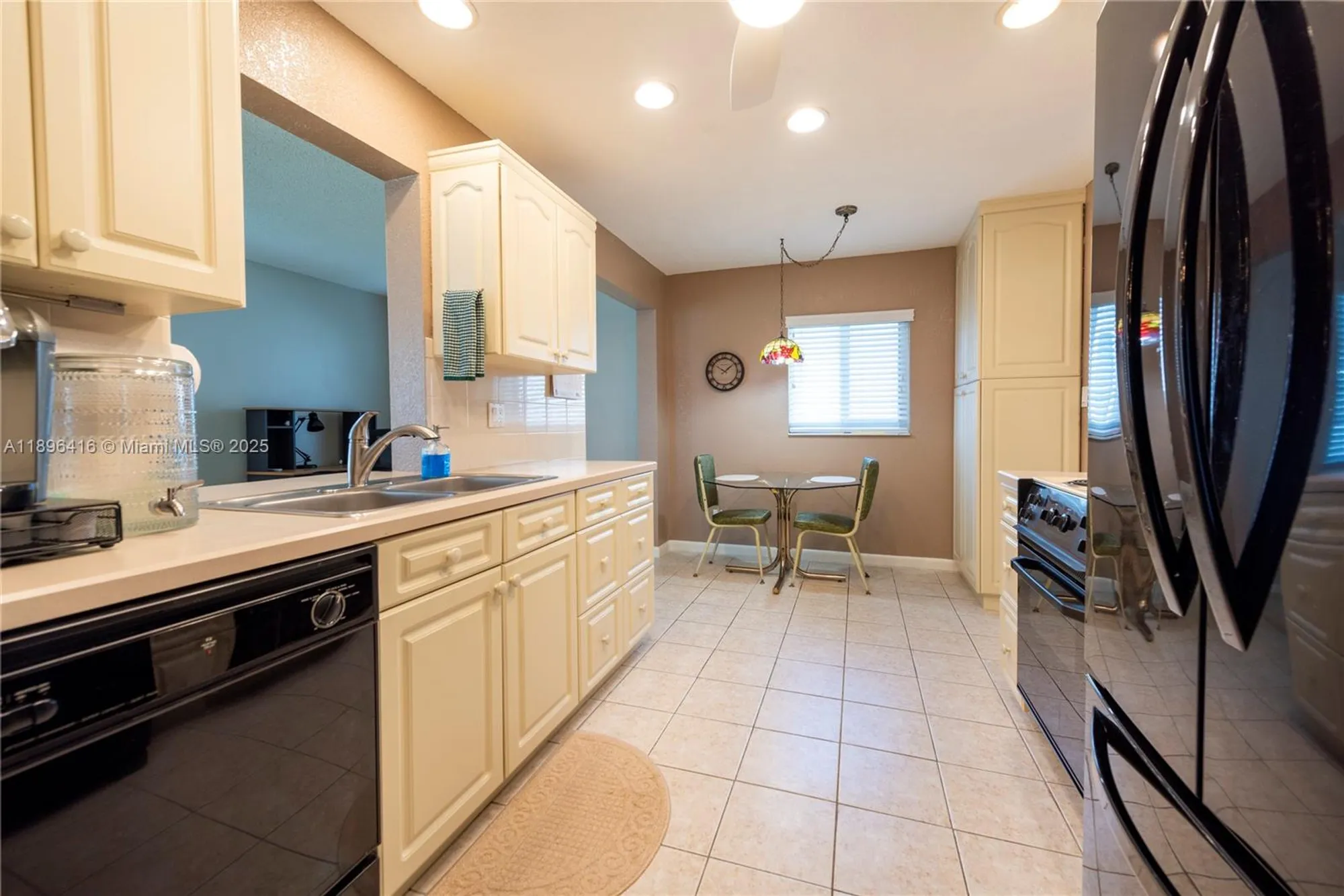 Property Slideshow image 9 of 31 | 8544 n campanelli blvd, Plantation, FL, 33322