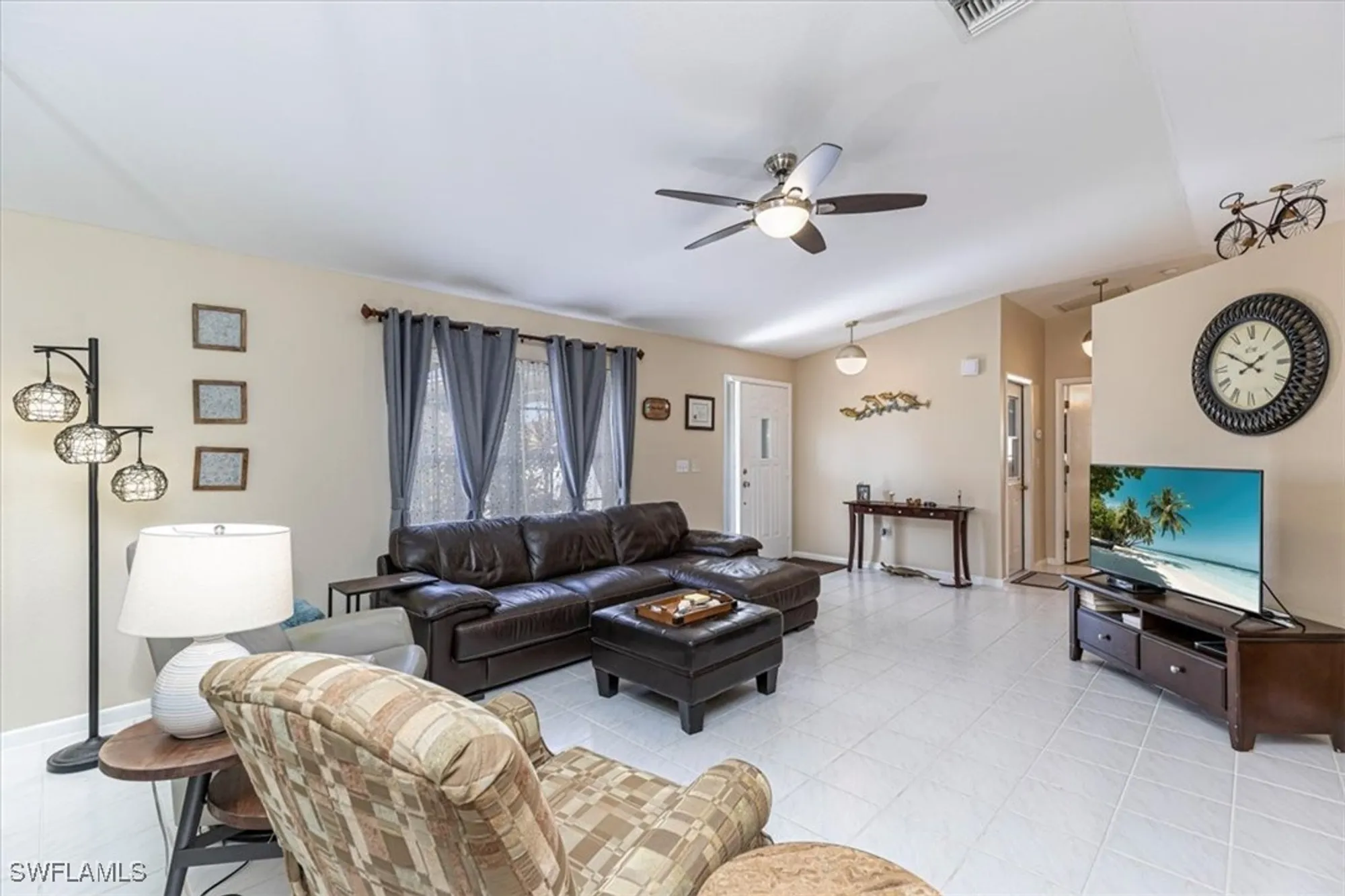 Property Slideshow image 10 of 25 | 124 versailles cir, Naples, FL, 34112