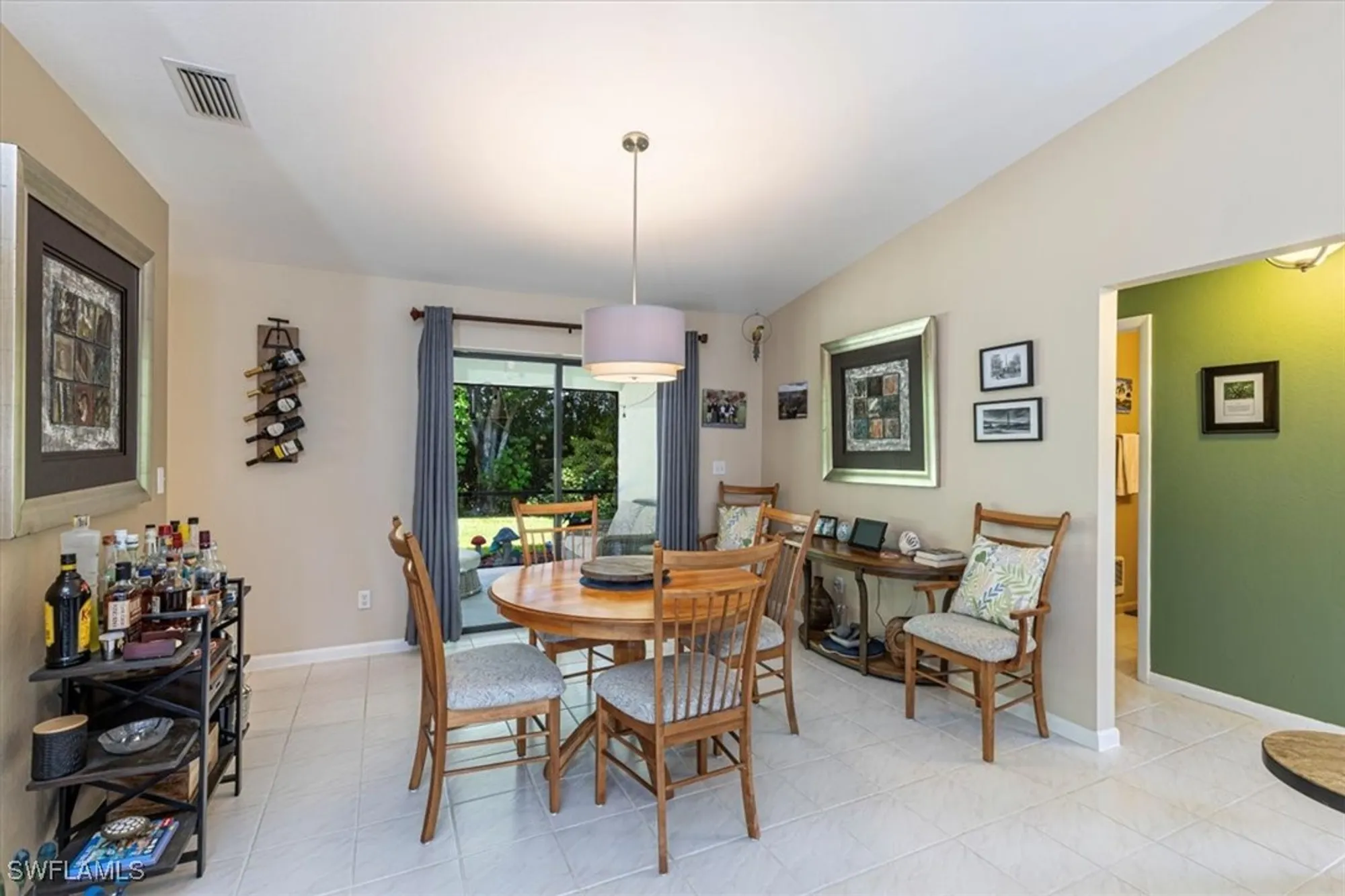 Property Slideshow image 11 of 25 | 124 versailles cir, Naples, FL, 34112