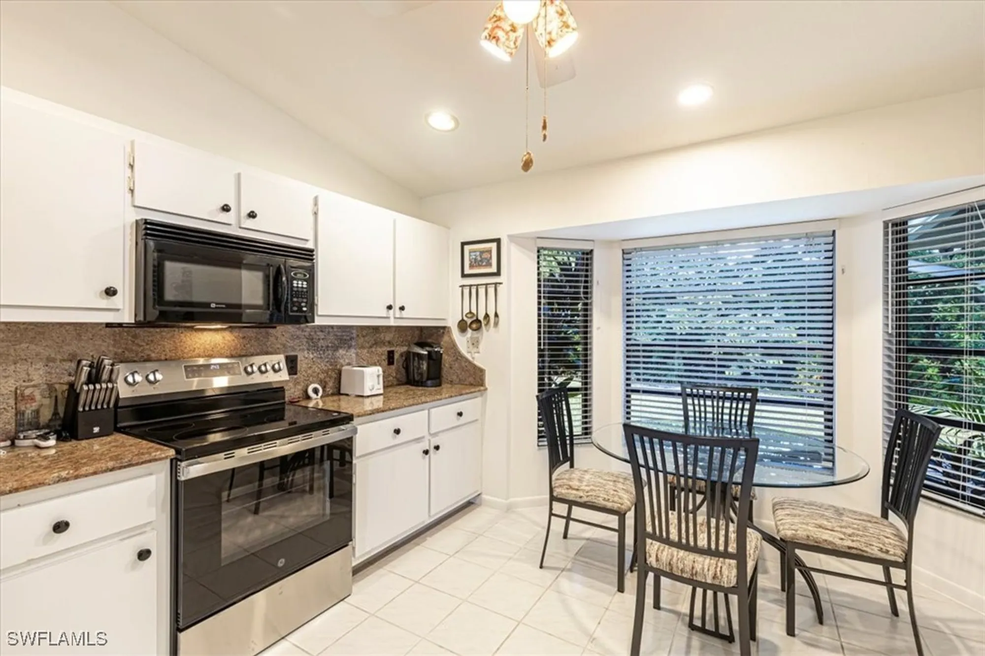 Property Slideshow image 6 of 25 | 124 versailles cir, Naples, FL, 34112