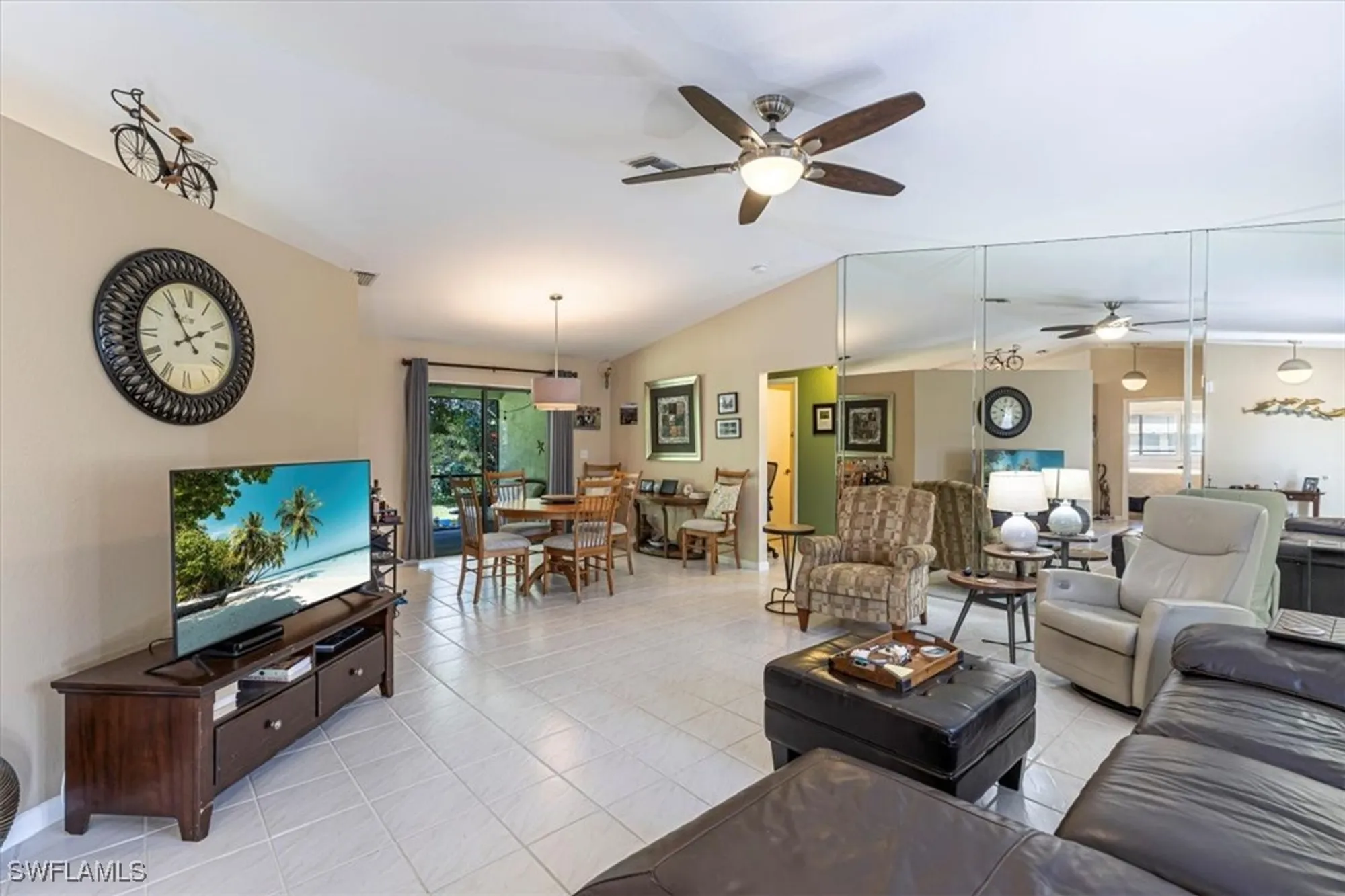 Property Slideshow image 8 of 25 | 124 versailles cir, Naples, FL, 34112
