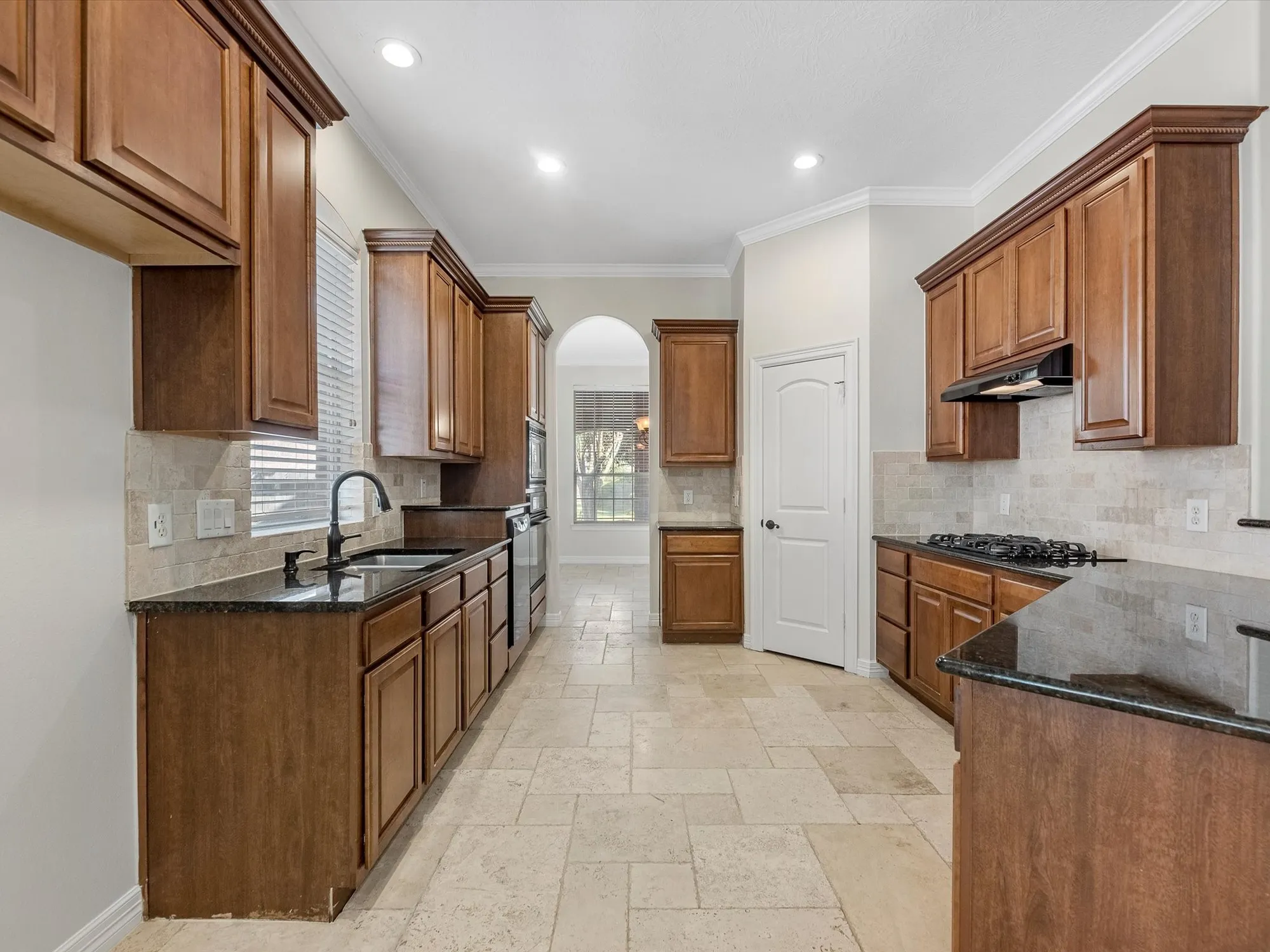 Property Slideshow image 13 of 41 | 31 tarrytown way, Conroe, TX, 77384