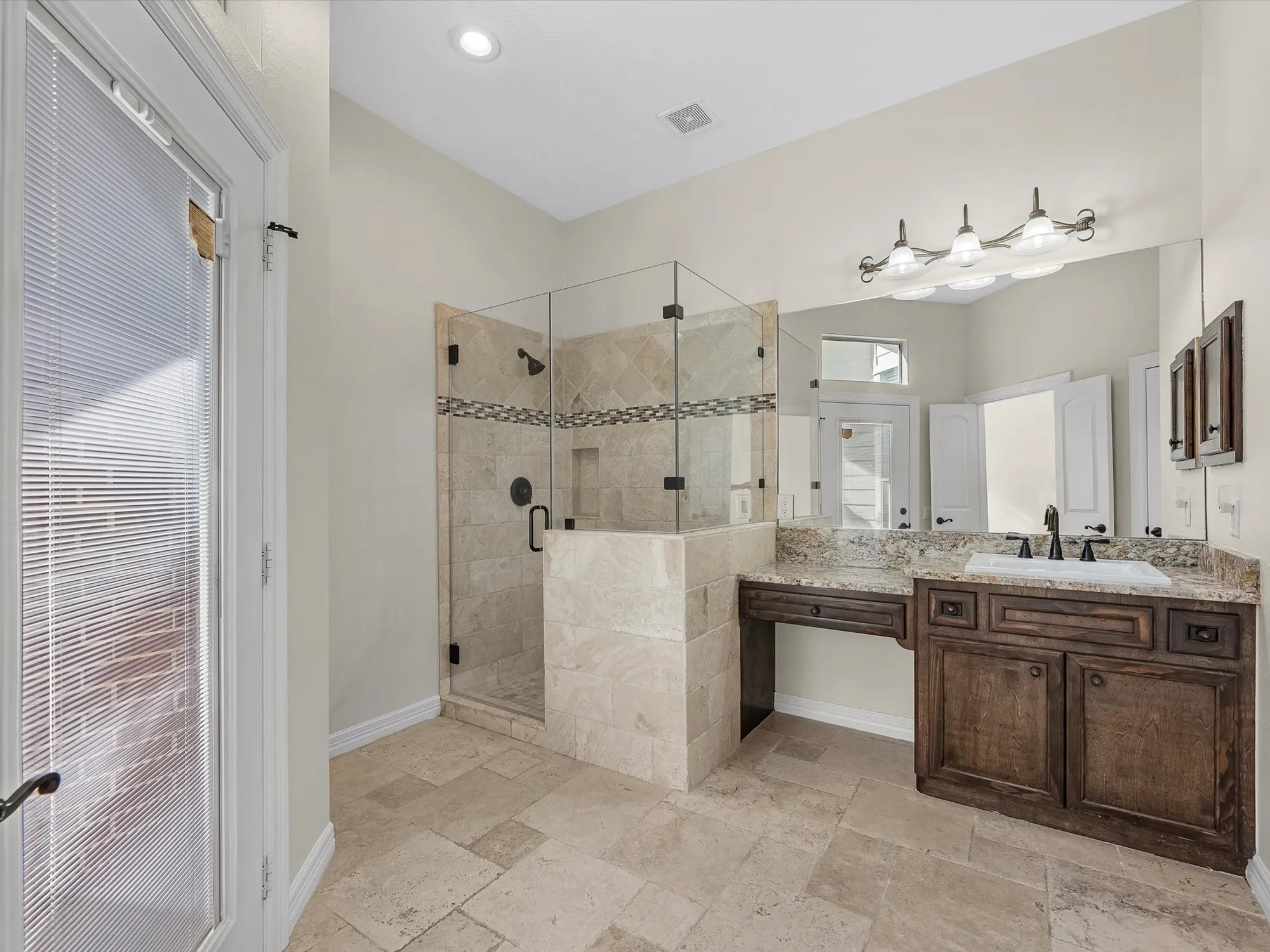 Property Slideshow image 24 of 41 | 31 tarrytown way, Conroe, TX, 77384