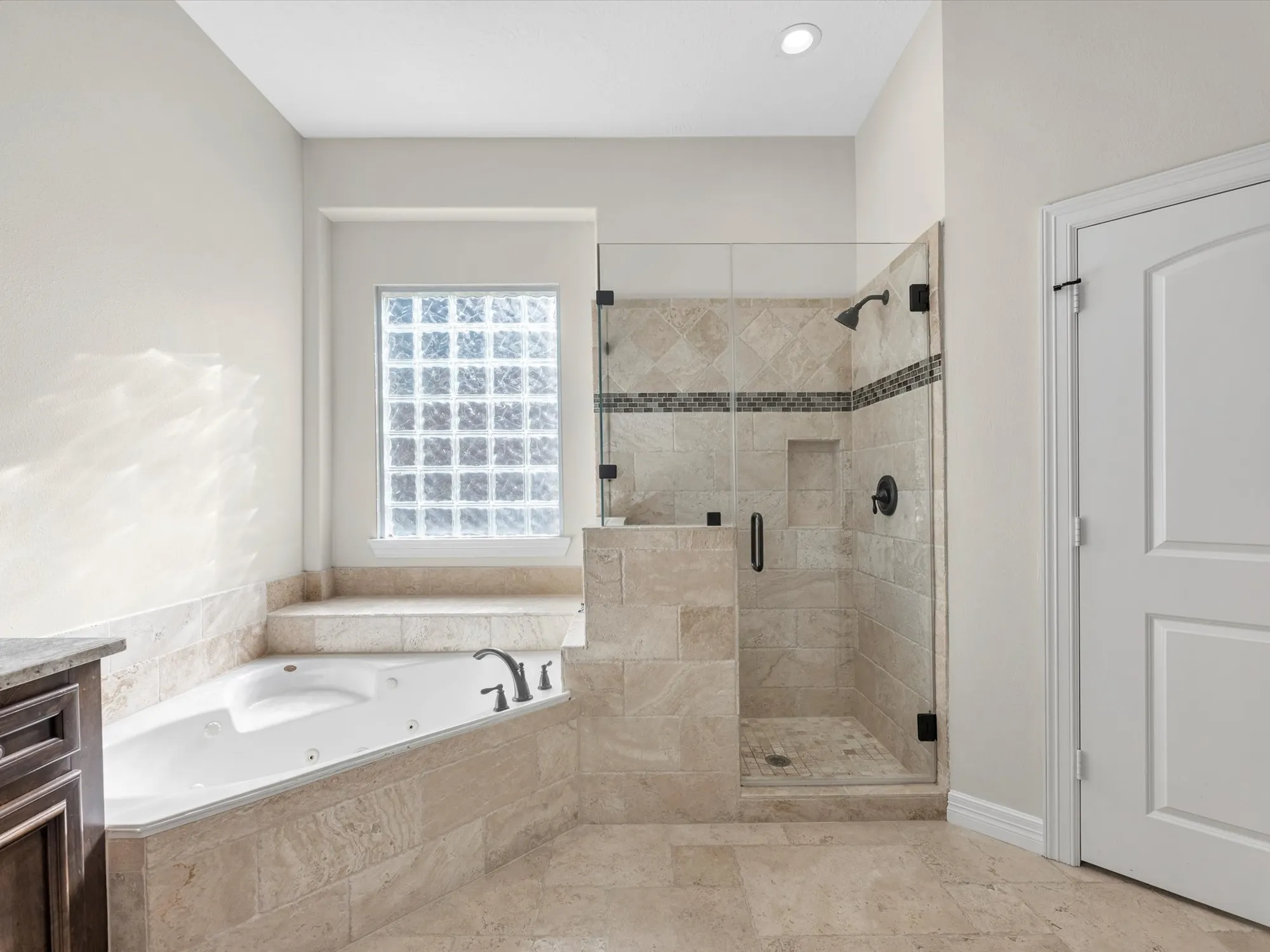 Property Slideshow image 22 of 41 | 31 tarrytown way, Conroe, TX, 77384