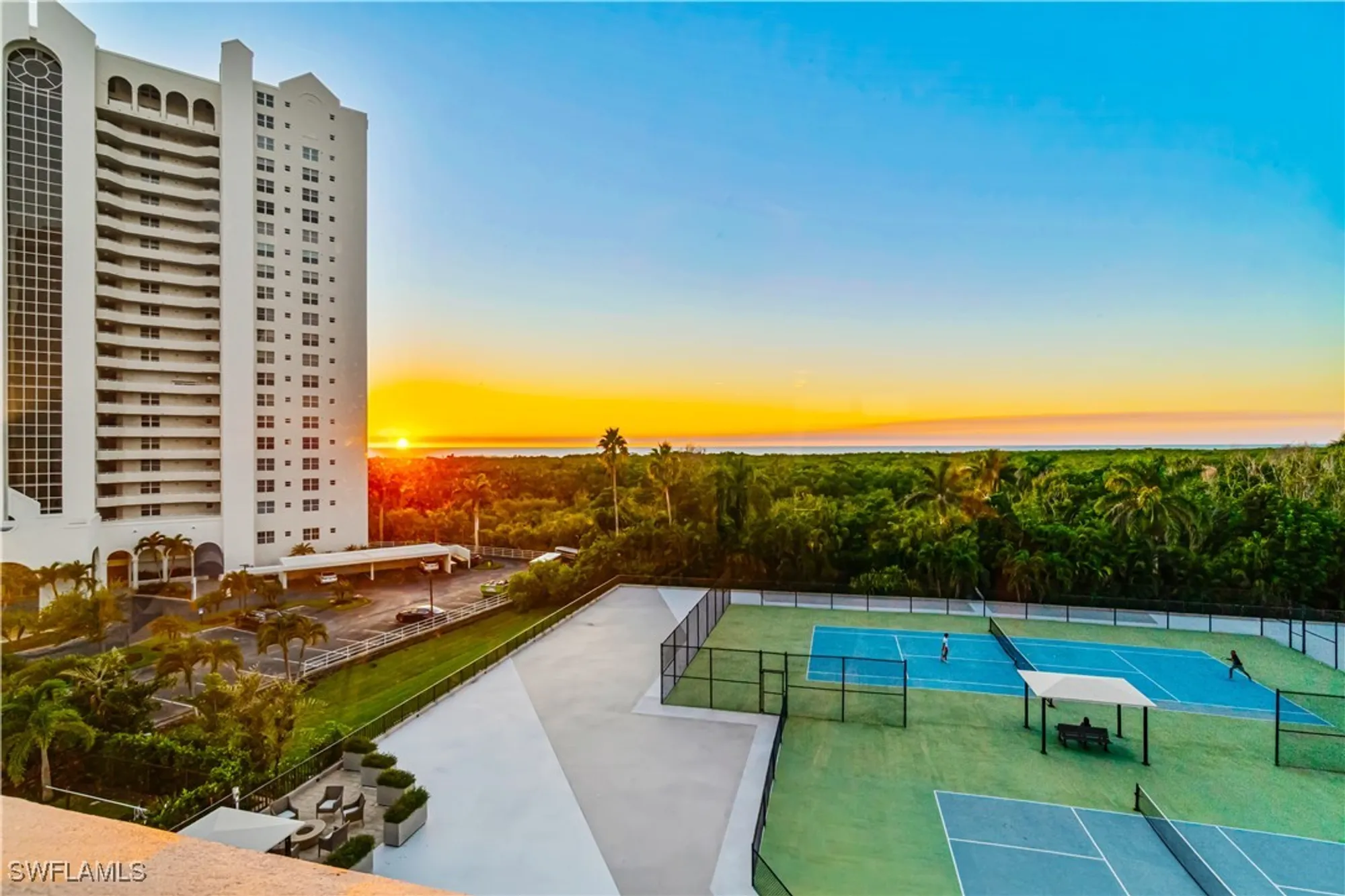 Property Slideshow image 16 of 27 | 5601 turtle bay dr apt 402, Naples, FL, 34108